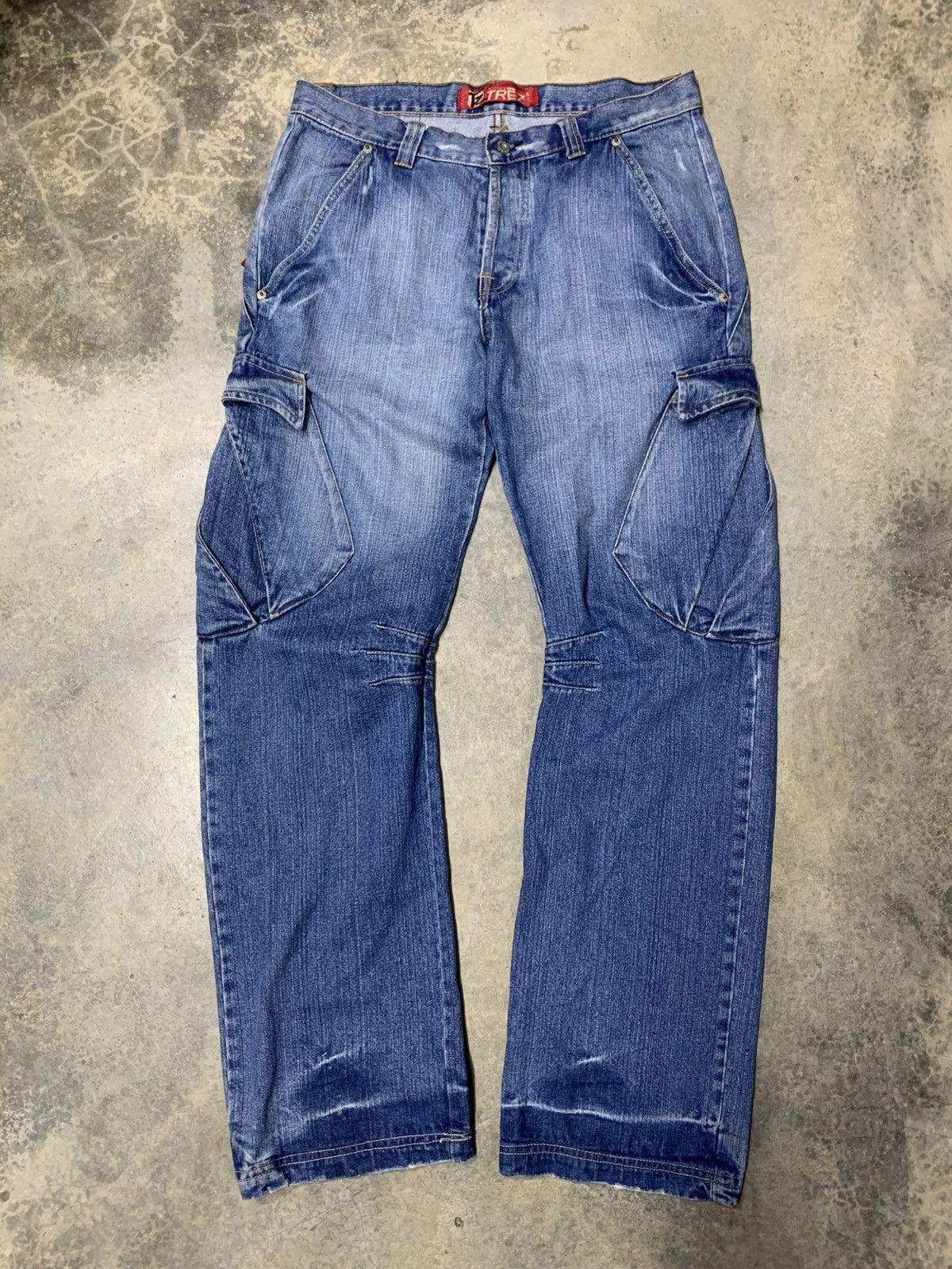Distressed curve leg TREZ Cargo Jean
