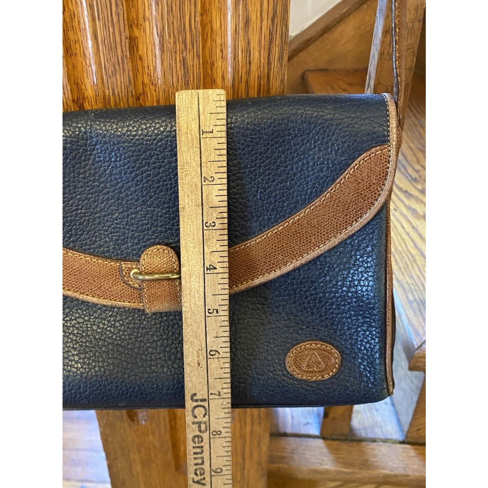 Liz Claiborne VTG Liz Claiborne Navy Pebble Leather Crossbody Bag Brown Size ONE SIZE - 10 Thumbnail