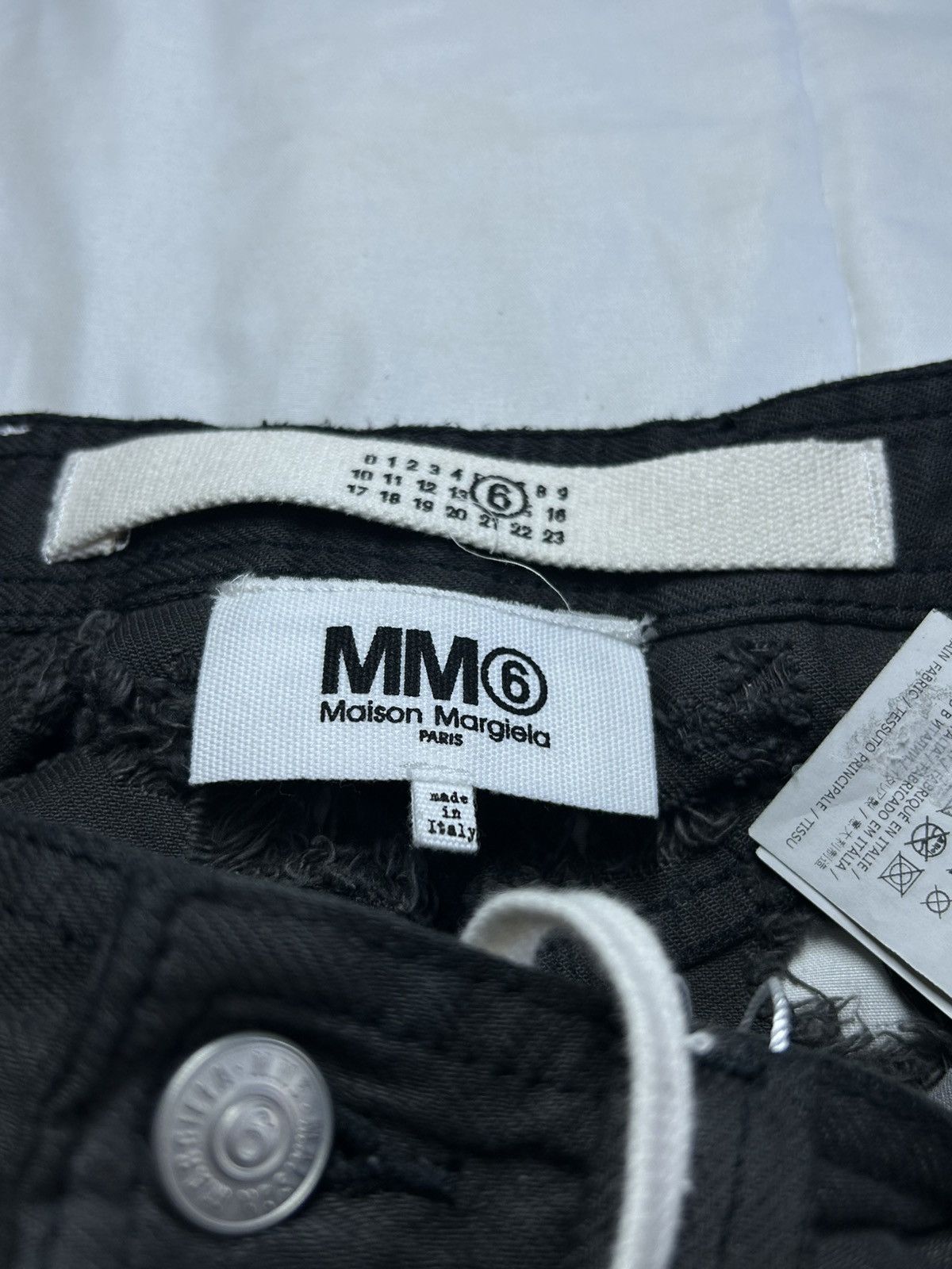 Maison Margiela Maison Margiela Rare Distressed Long Skirt Size 27" / US 4 / IT 40 - 3 Thumbnail