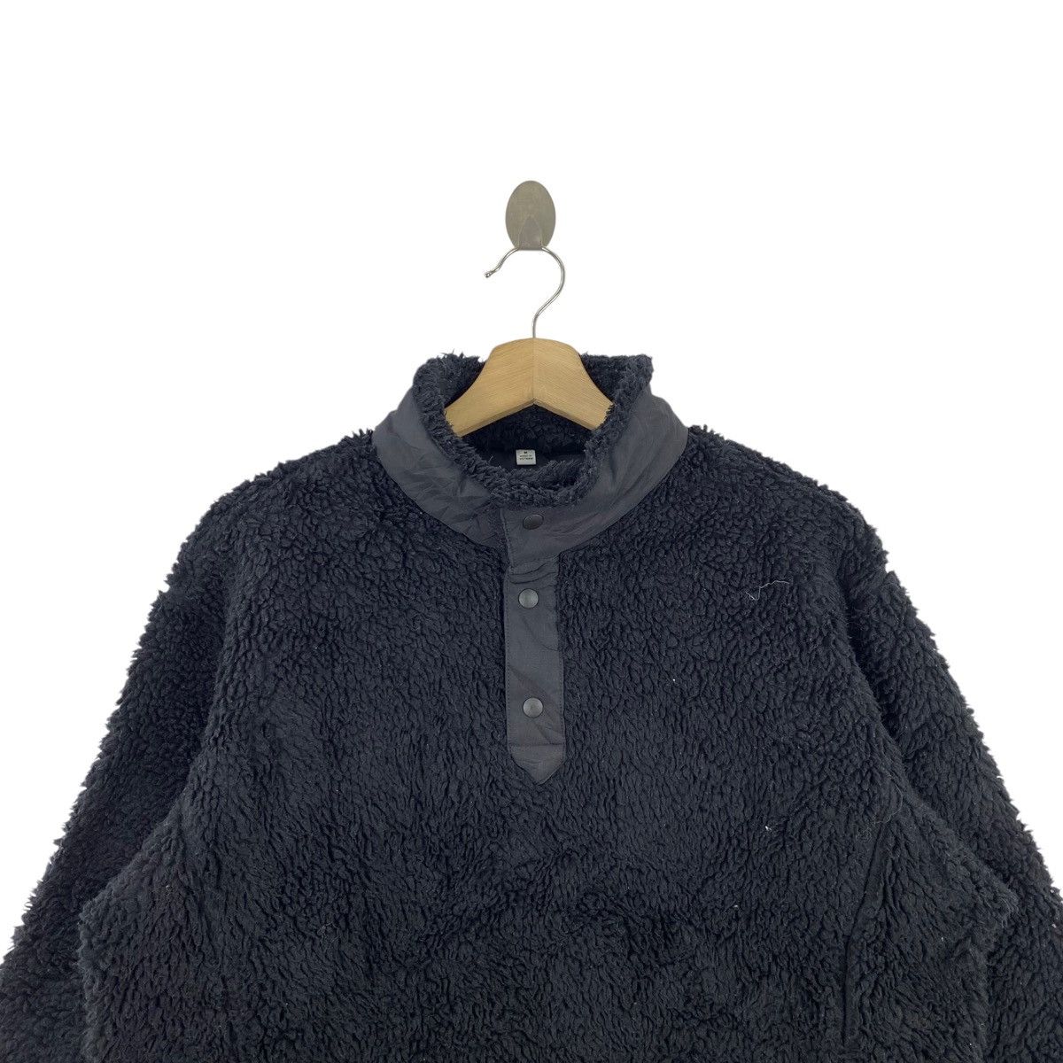 Uniqlo × White Mountaineering WHITE MOUNTAINEERING x UNIQLO Black Sherpa Fleece Sweatshirt Size US M / EU 48-50 / 2 - 2 Thumbnail