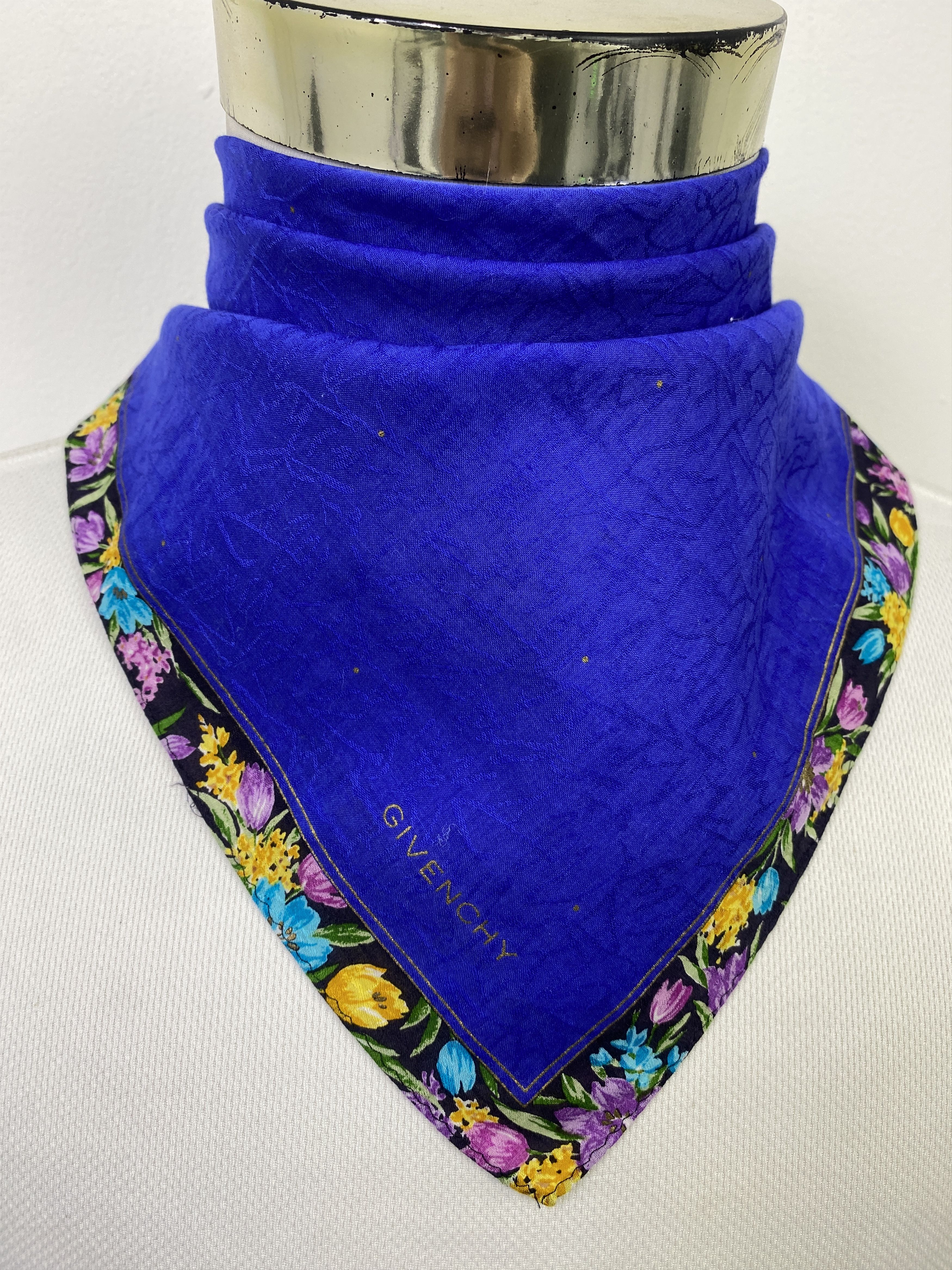 Givenchy Vintage Givenchy Handkerchief / Neckerchief KT0090 Size ONE SIZE - 2 Thumbnail