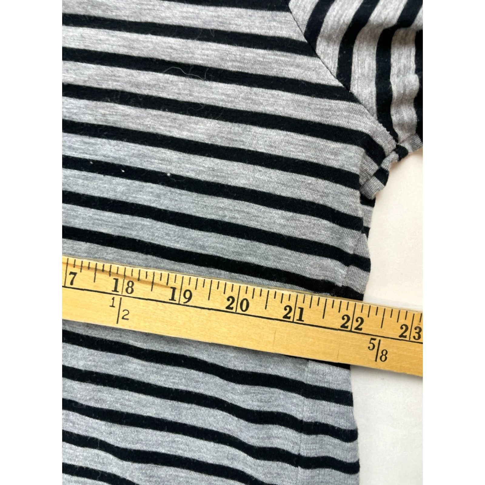 Faded Glory Faded Glory Shirt Women's 2X Black Gray Striped Lace Up Henley 3/4 Sleeve Size XXL / US 16-18 / IT 52-54 - 5 Thumbnail