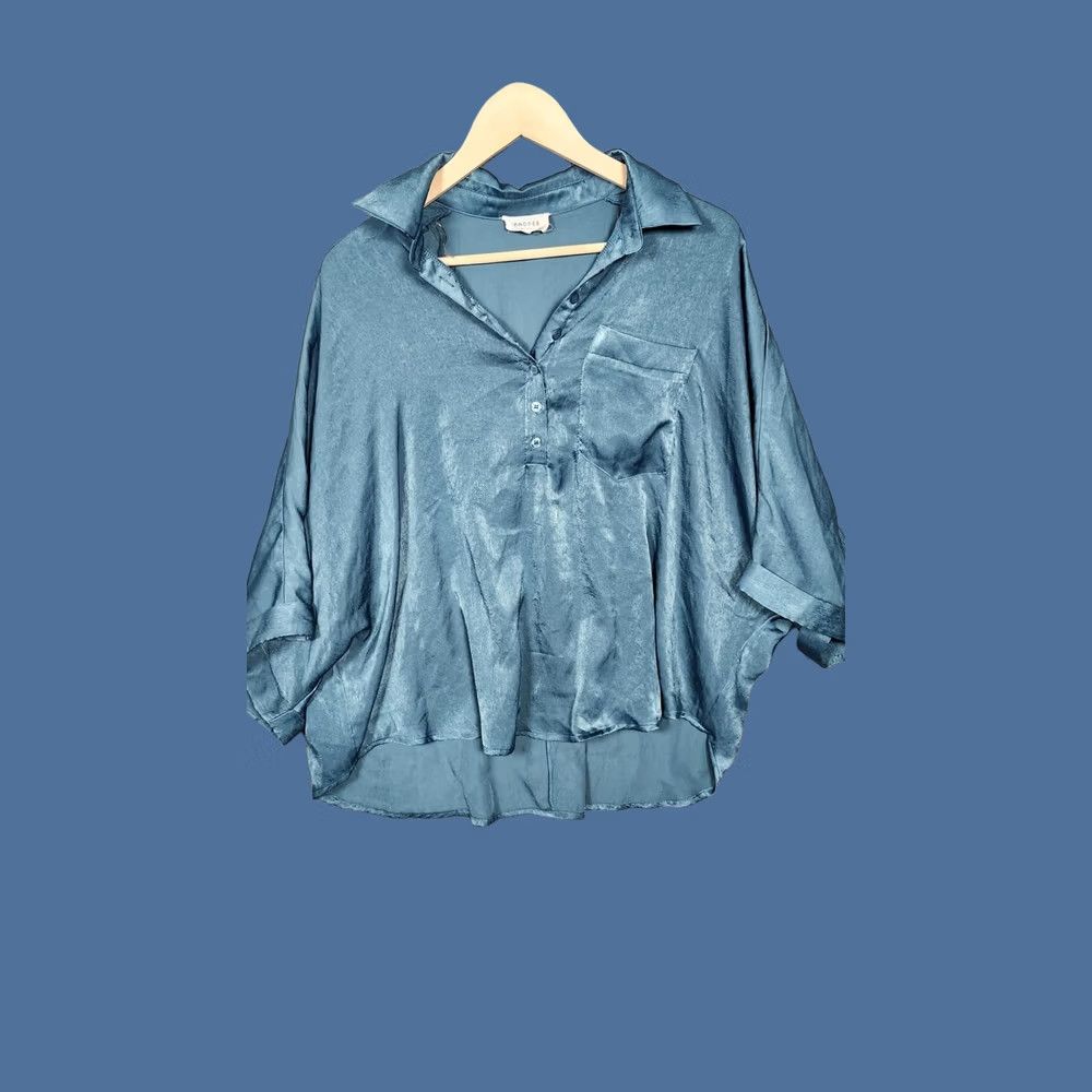 Vintage Andree By Unit Shirt Womens Medium Large Blue Satin High Low Dolman Sleeve Size M / US 6-8 / IT 42-44 - 1 Thumbnail