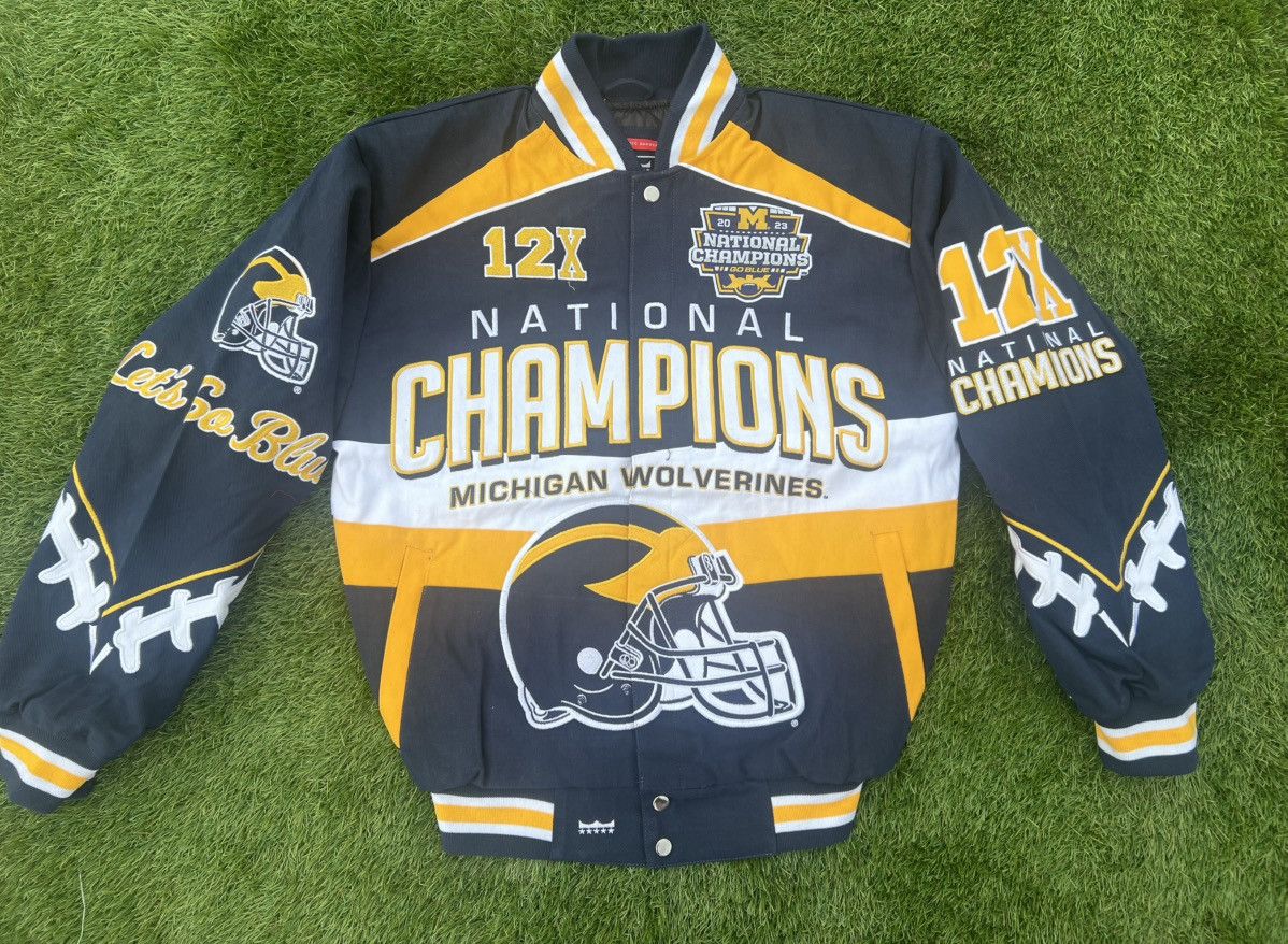 NCAA Michigan Wolverines Champions Franchise Club Bomber Size US L / EU 52-54 / 3 - 2 Thumbnail