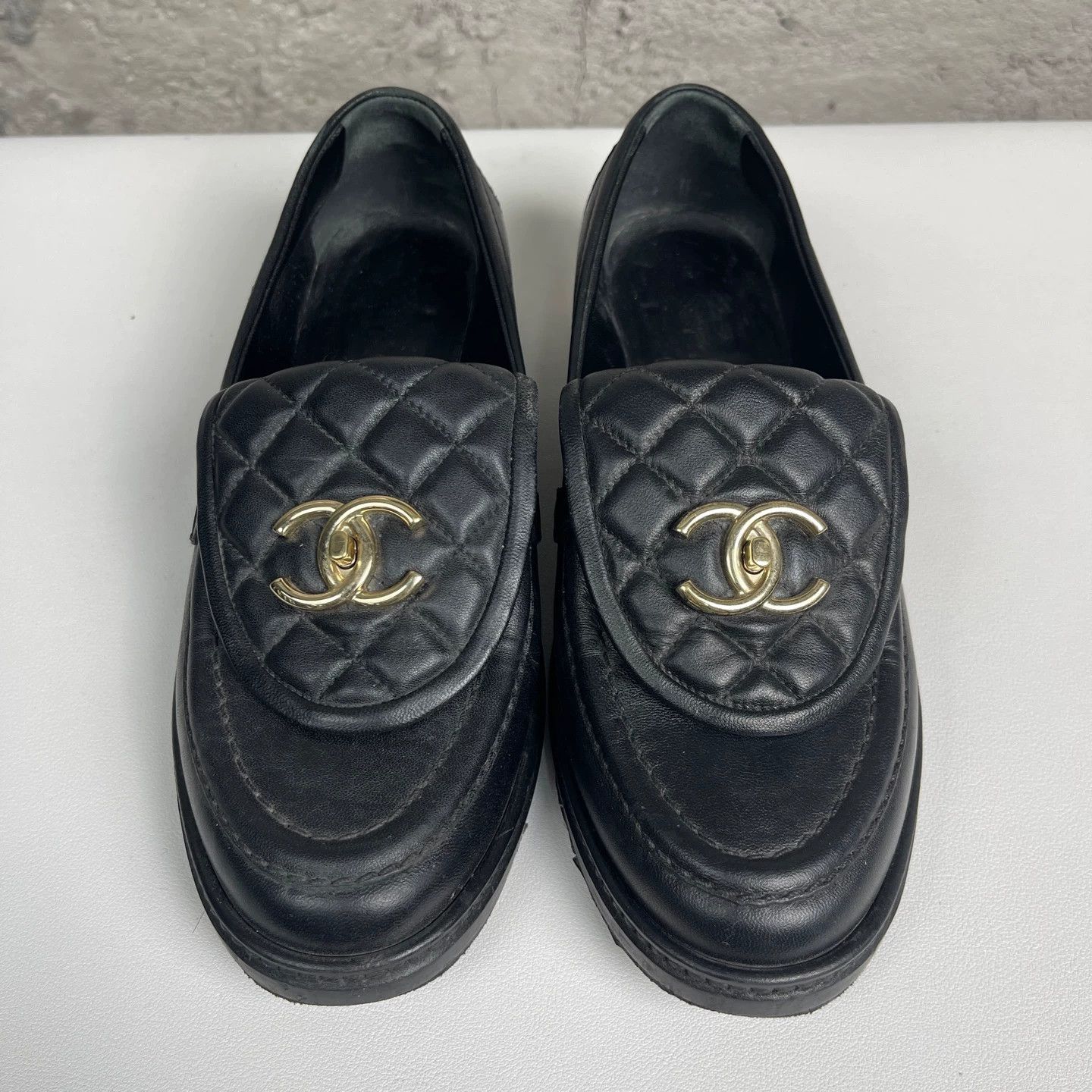 Chanel Chanel Quilted Loafer Size 37 Size US 6.5 / IT 36.5 - 7 Thumbnail