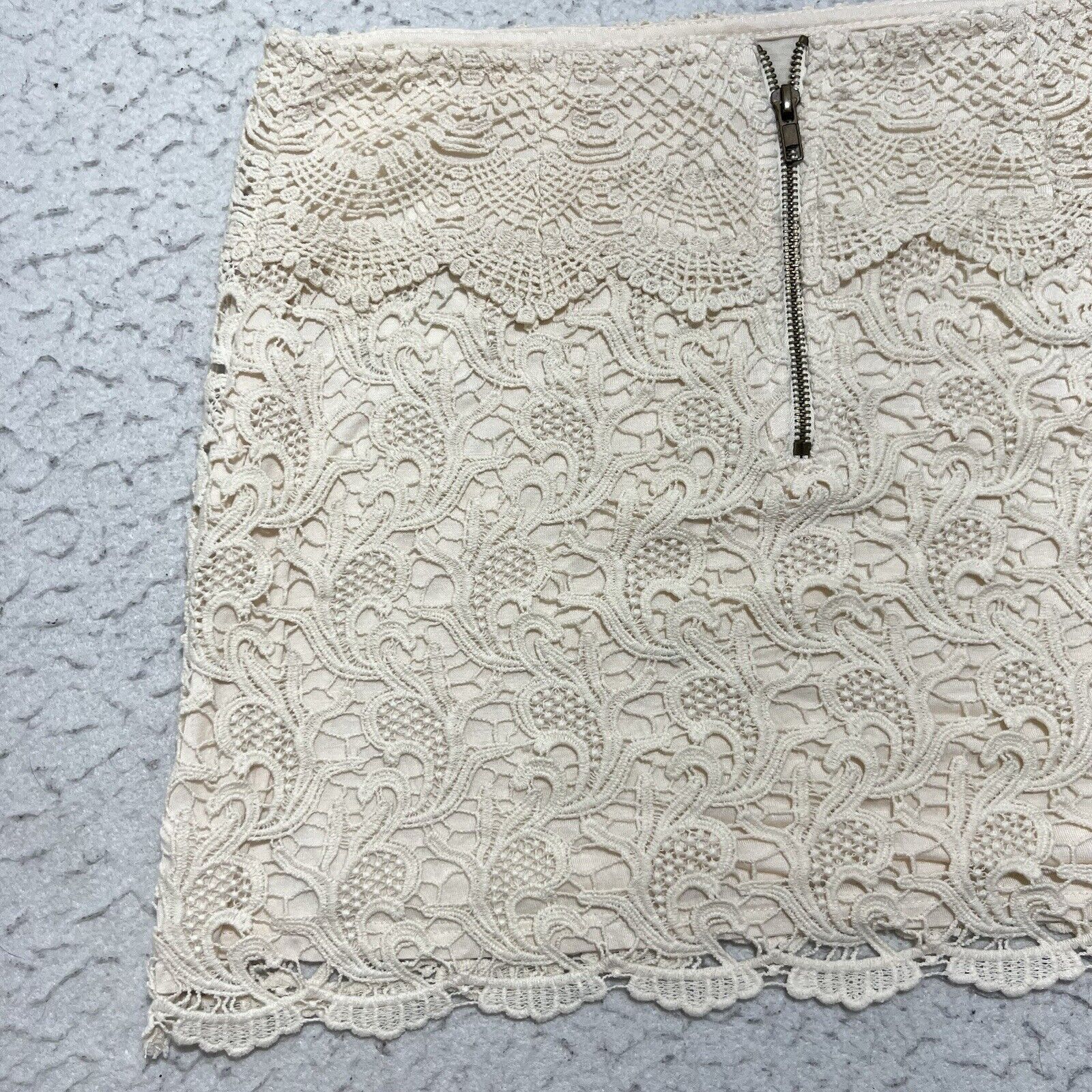 Urban Outfitters Pins and Needles Lace Crochet Mini Skirt Urban Outfitters Size 30" / US 8 / IT 44 - 11 Thumbnail