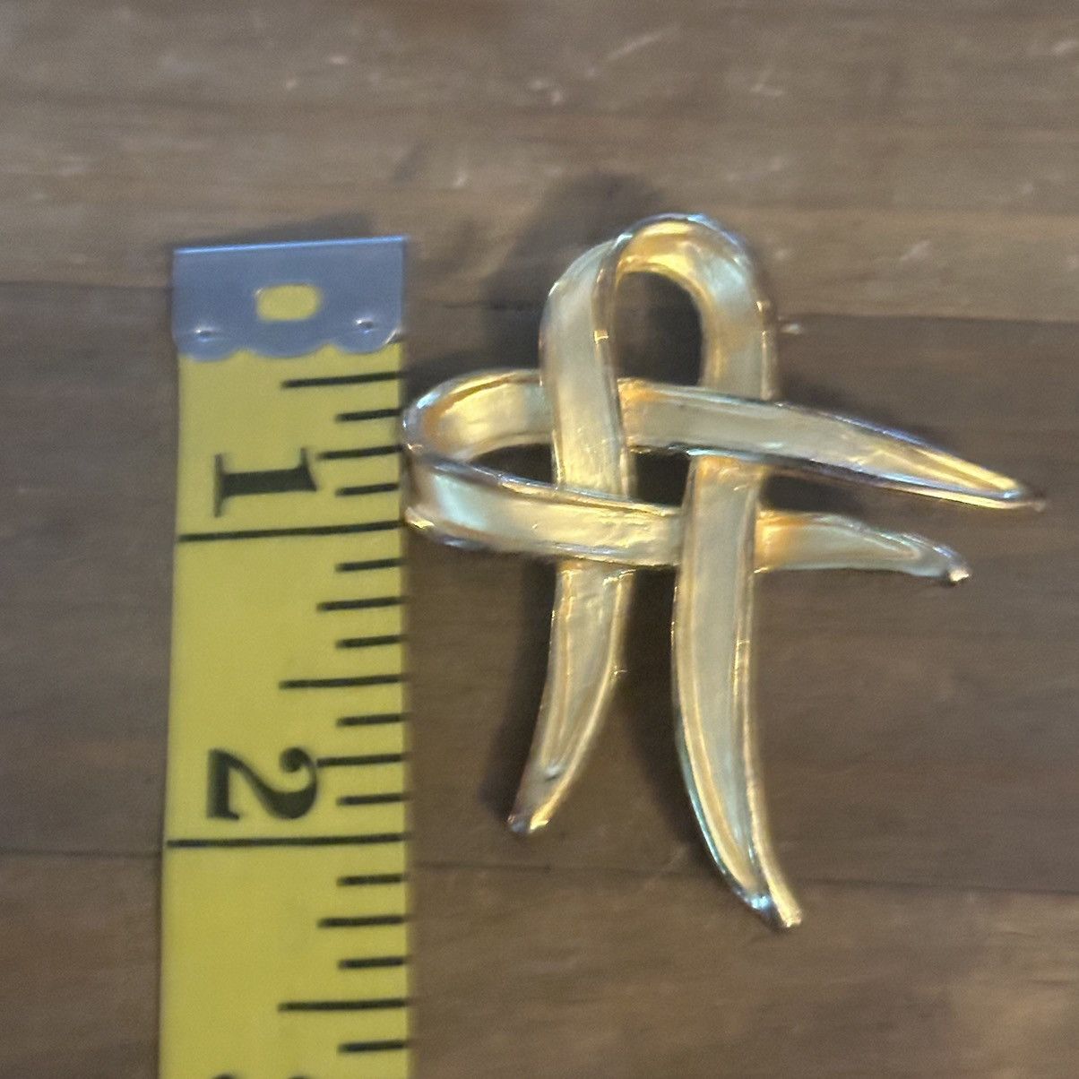 Vintage Vintage gold tone intertwined ribbon pin Size ONE SIZE - 4 Thumbnail