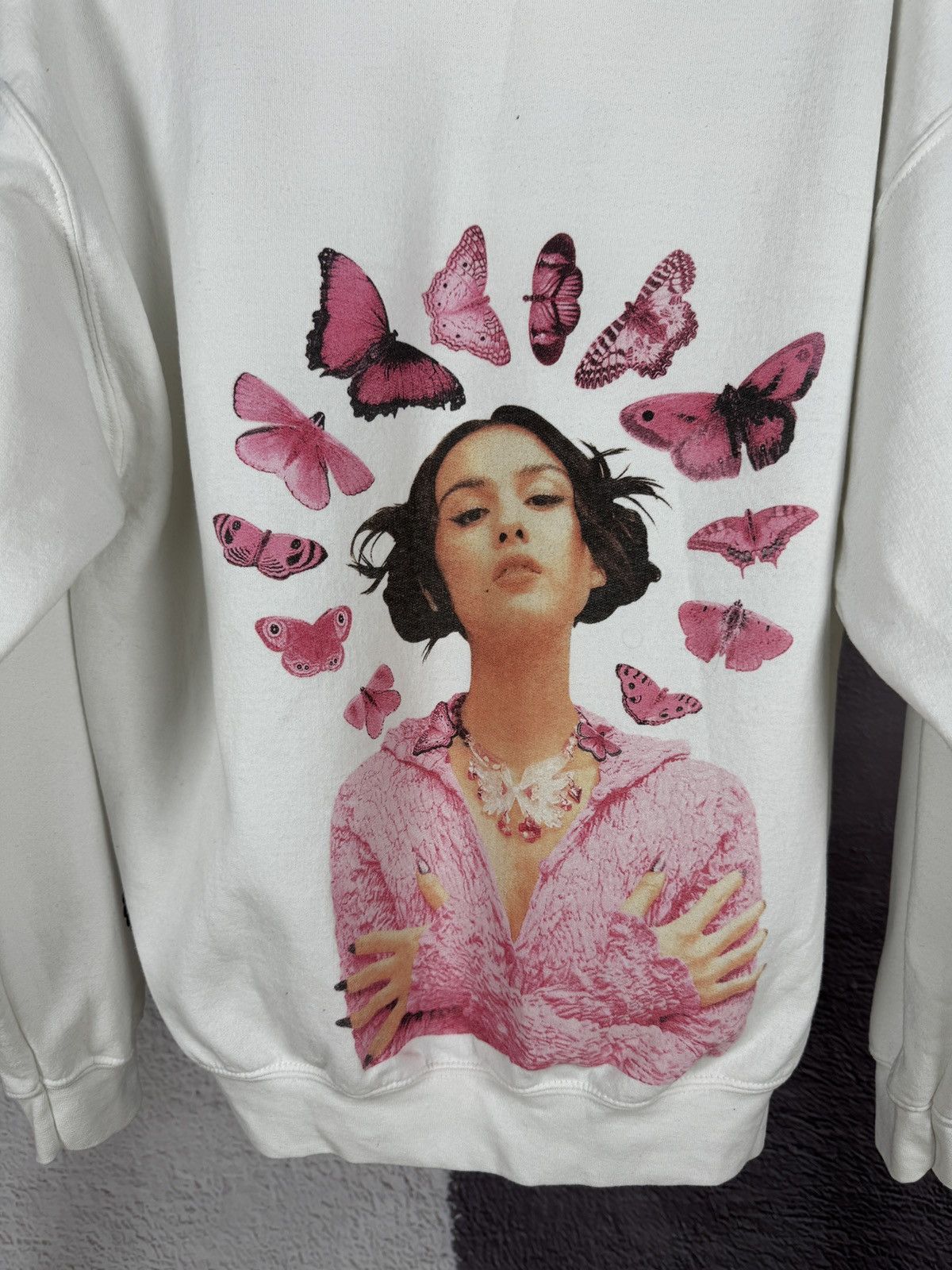 Band Tees Olivia Rodrigo Butterfly Sour Tour Halo Hoodie made in UK Size US L / EU 52-54 / 3 - 12 Thumbnail