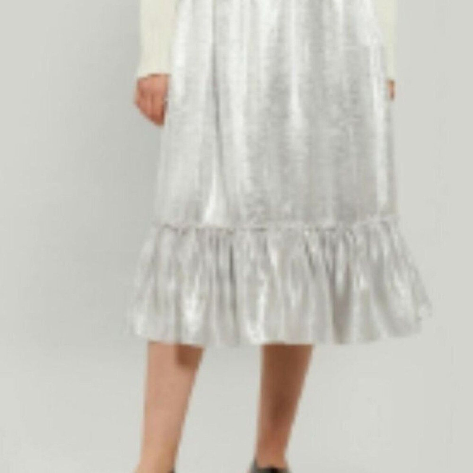 Shrimps Shrimps Pearl bow embellished metallic skirt silver Size 30" / US 8 / IT 44 - 10 Thumbnail