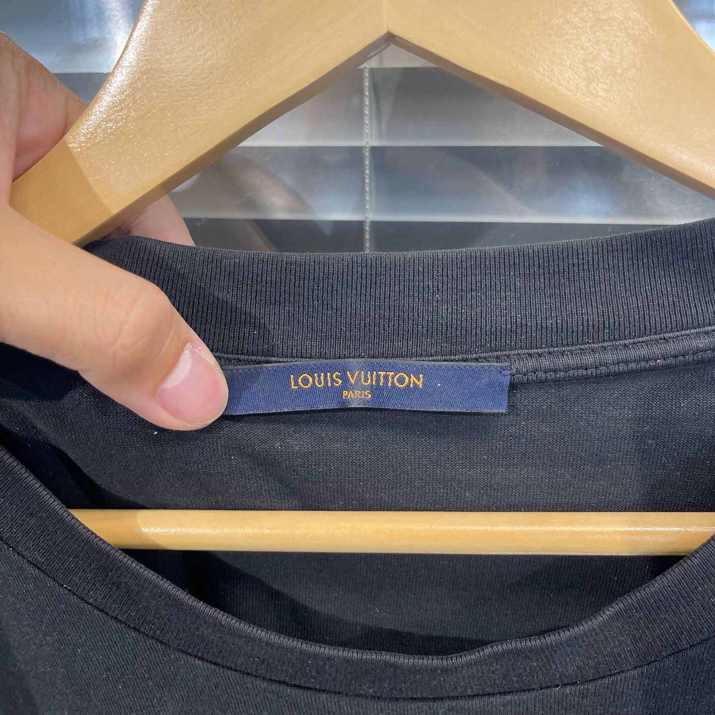 Louis Vuitton LV Hit Gradient Monogram Allover Print SS Tee Size US XXL / EU 58 / 5 - 3 Thumbnail