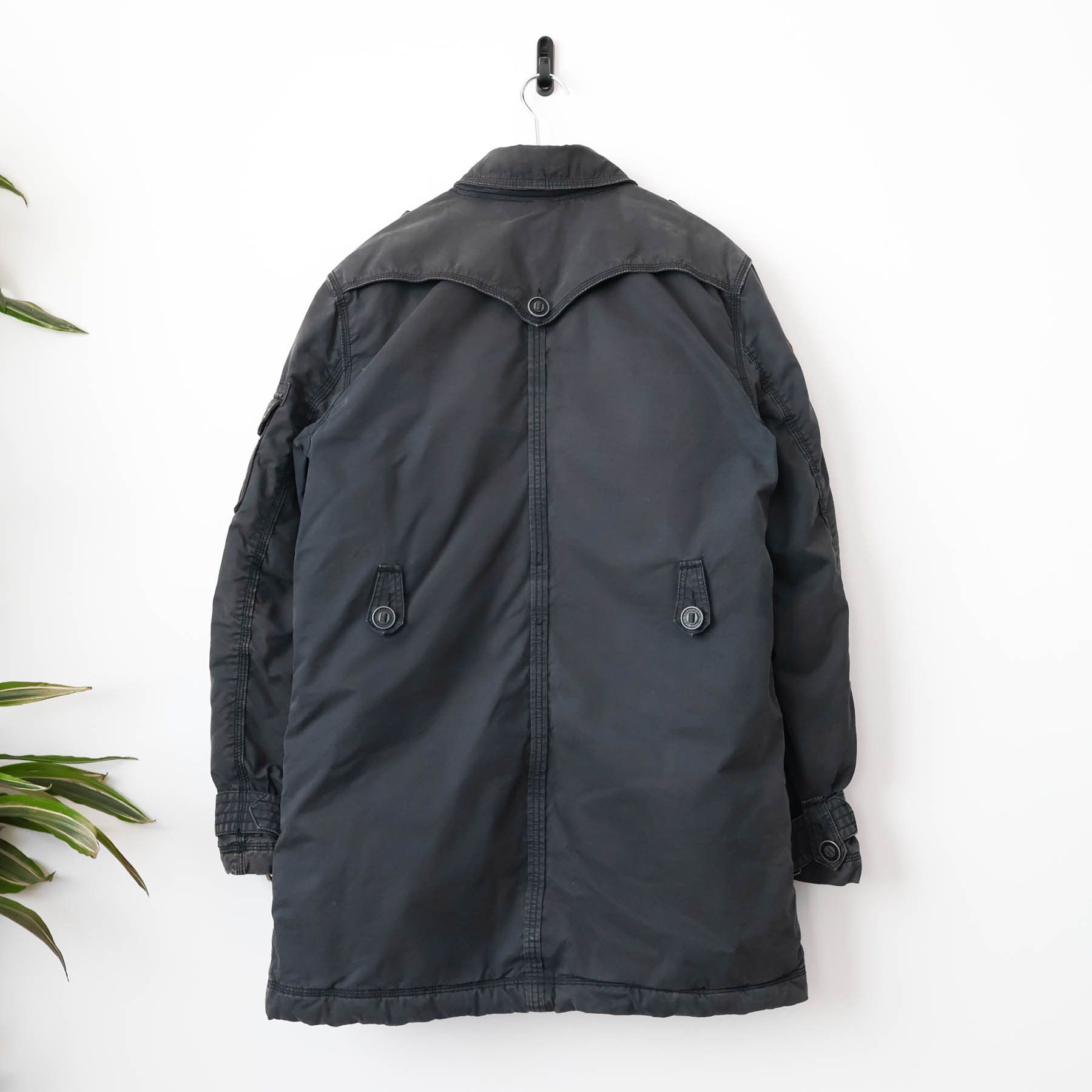 Levi's Vintage Clothing Y2K Levi's Heavy Parka Naturally Sun Fading And Distressing Size US L / EU 52-54 / 3 - 11 Thumbnail