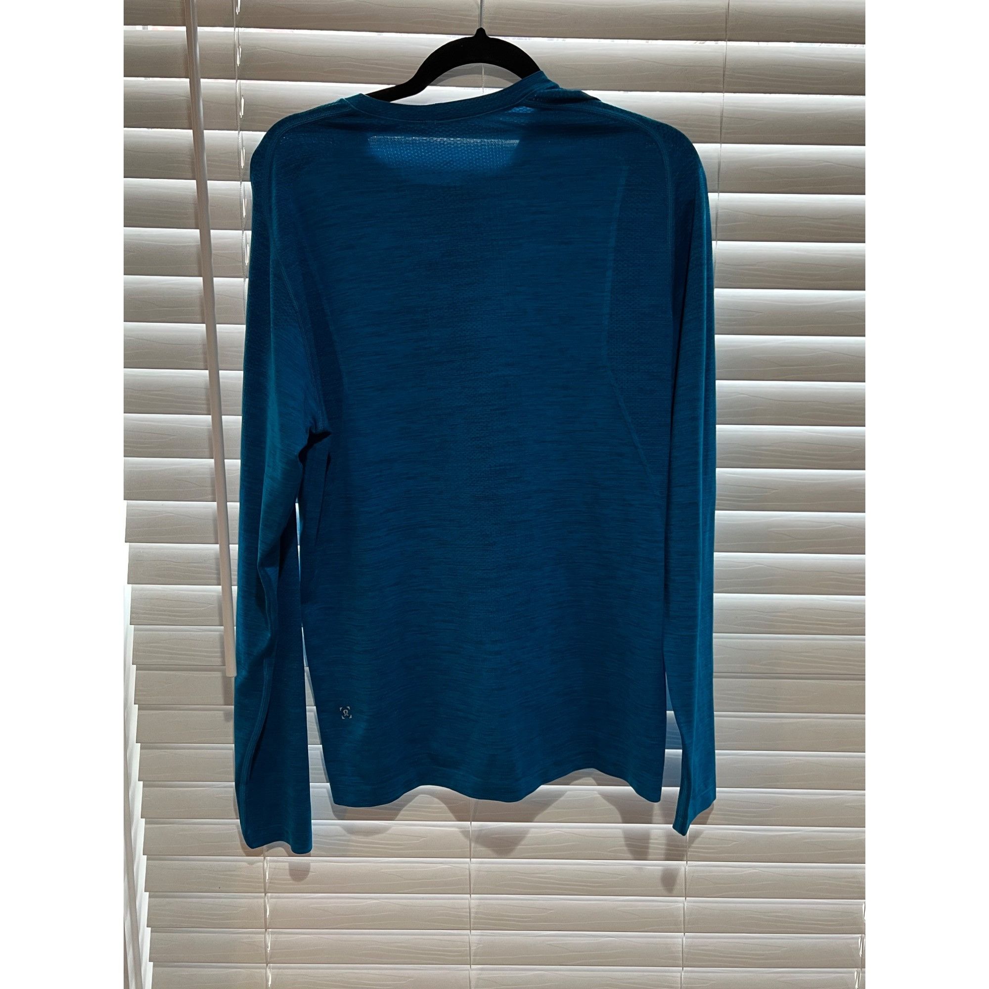 Lululemon Lululemon Long Sleeve Shirt - Size M Size US M / EU 48-50 / 2 - 4 Thumbnail