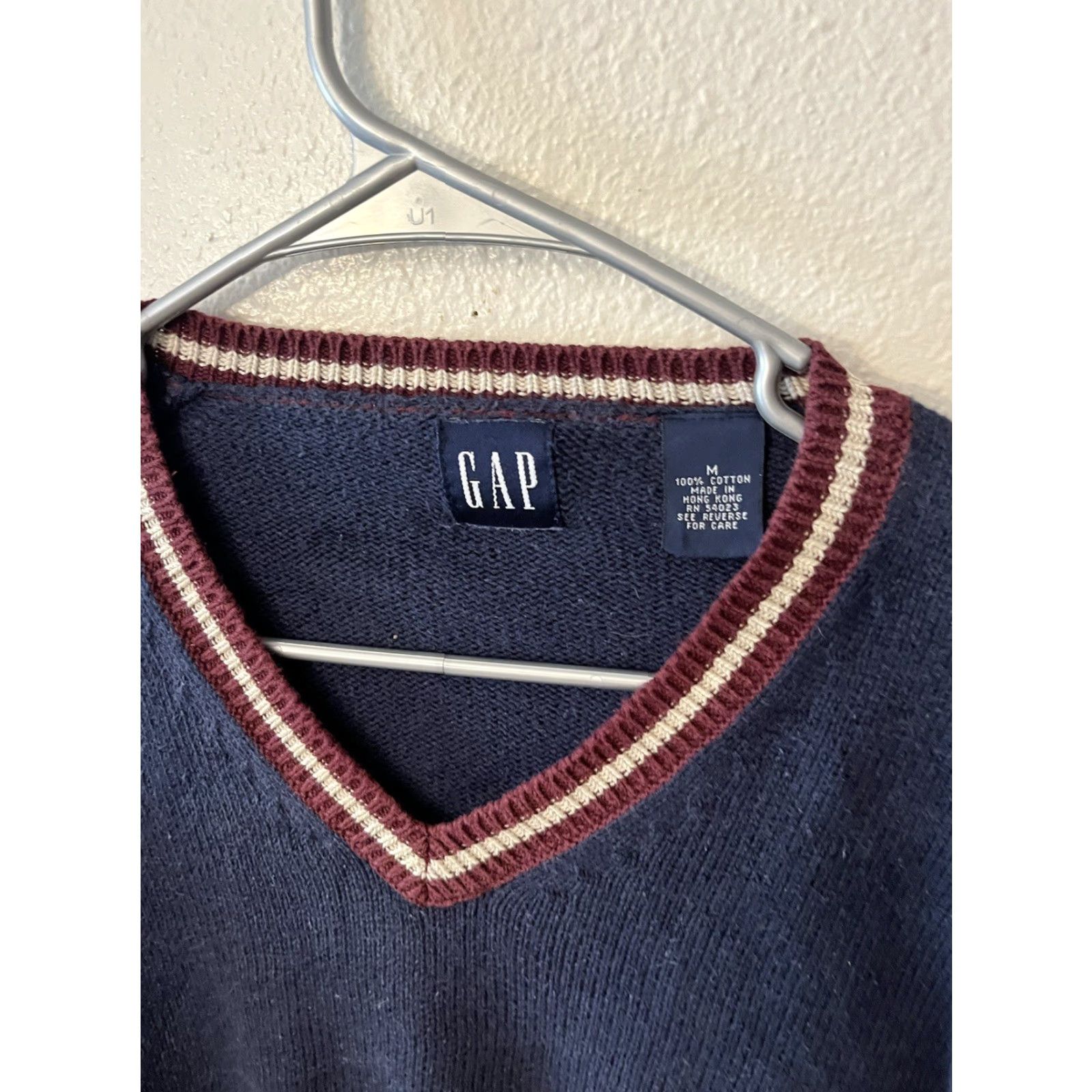 Gap Gap Sweater Men M Blue V-Neck Pullover Cotton Blend Sweatshirt with Maroon Trim - Casual Knit Pullover, Regular Fit, Logo, All Seasons, ?$ Size US M / EU 48-50 / 2 - 2 Thumbnail
