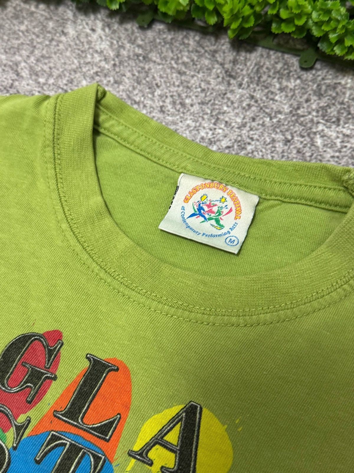 Band Tees Vintage 2009 Glastonbury Festival Shirt Rock Music Band y2k Size US M / EU 48-50 / 2 - 3 Thumbnail