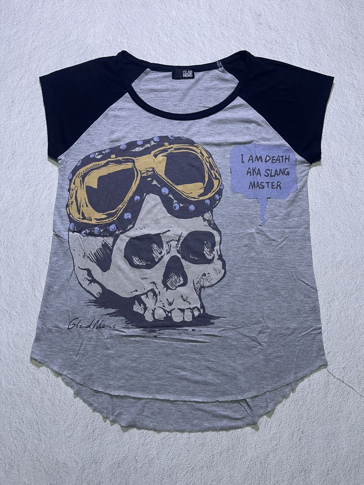 Y2K GLAD NEWS short sleeve tshirt big skull motif