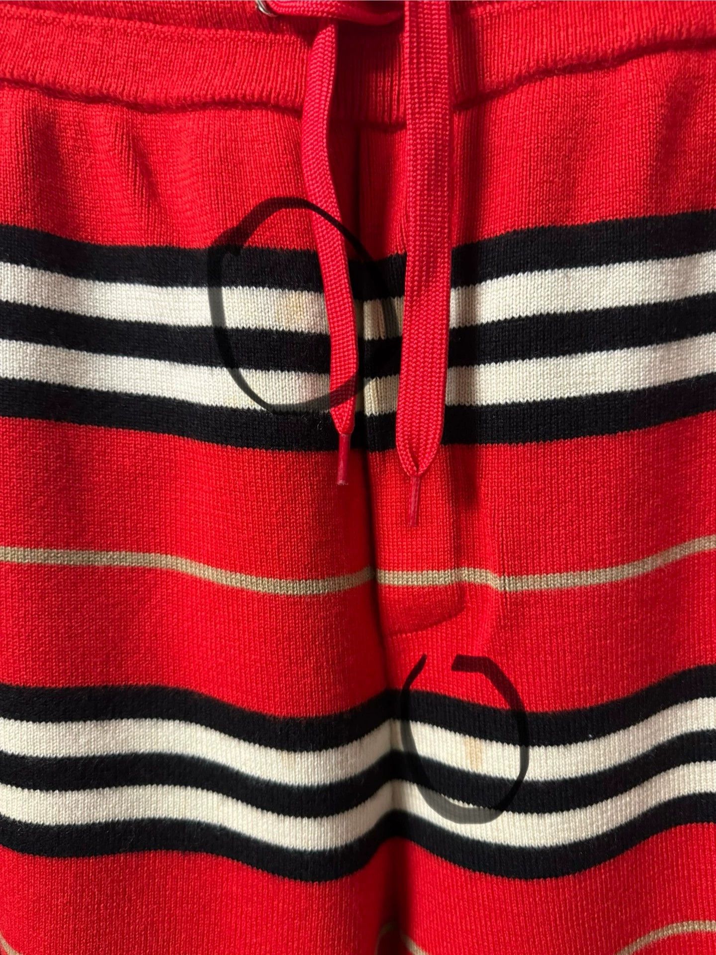 Burberry Burberry short like new with minor juice stain Size US 34 / EU 50 - 9 Thumbnail
