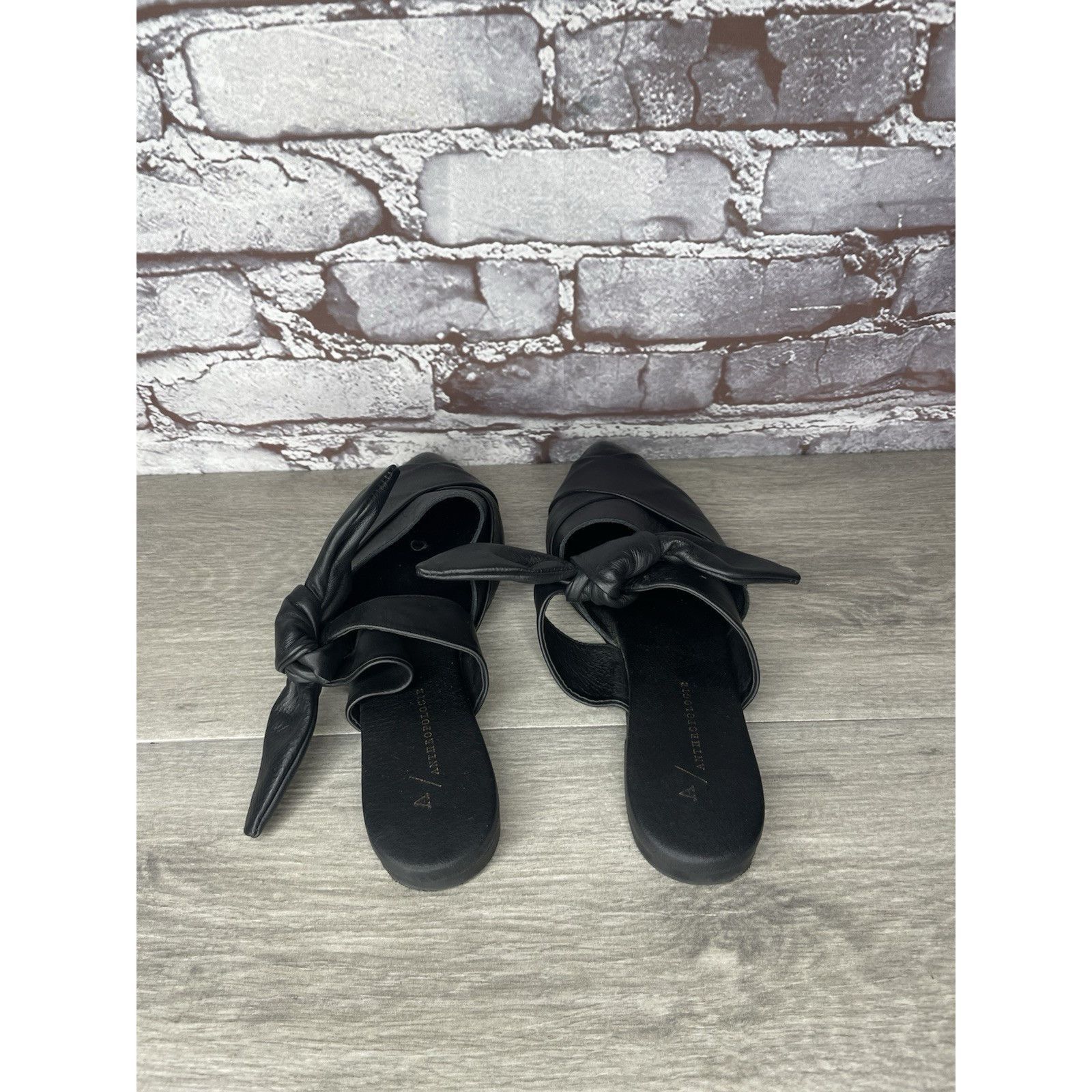 Anthropologie Anthropologie Black Leather Bow Pointed Toe Mules Flats Wome Size US 7.5 / IT 37.5 - 22 Thumbnail