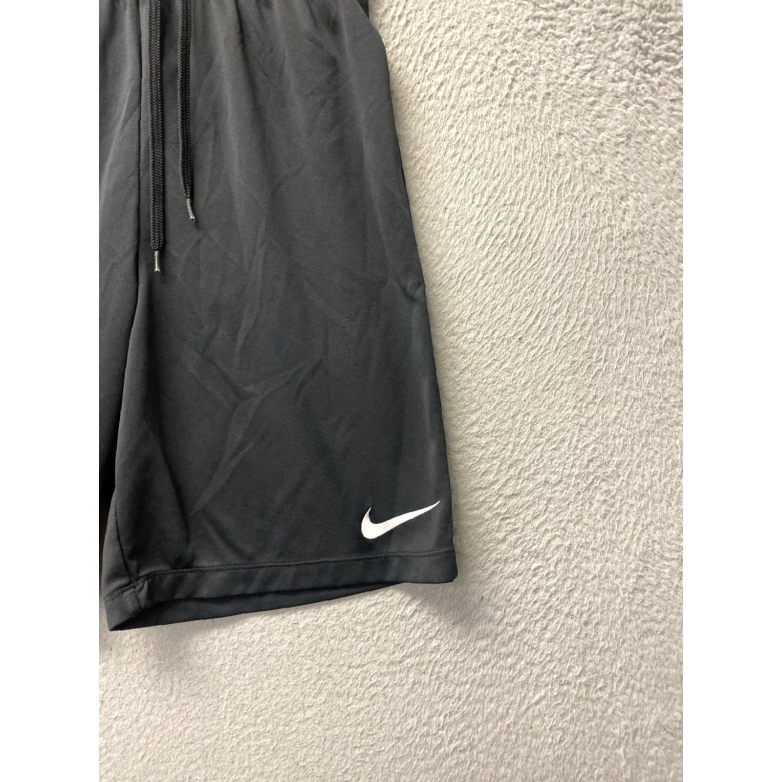 Nike Nike Dri Fit Teens Shorts Large L 28W Black Basketball Polyester /117-10 Size US 33 - 2 Thumbnail