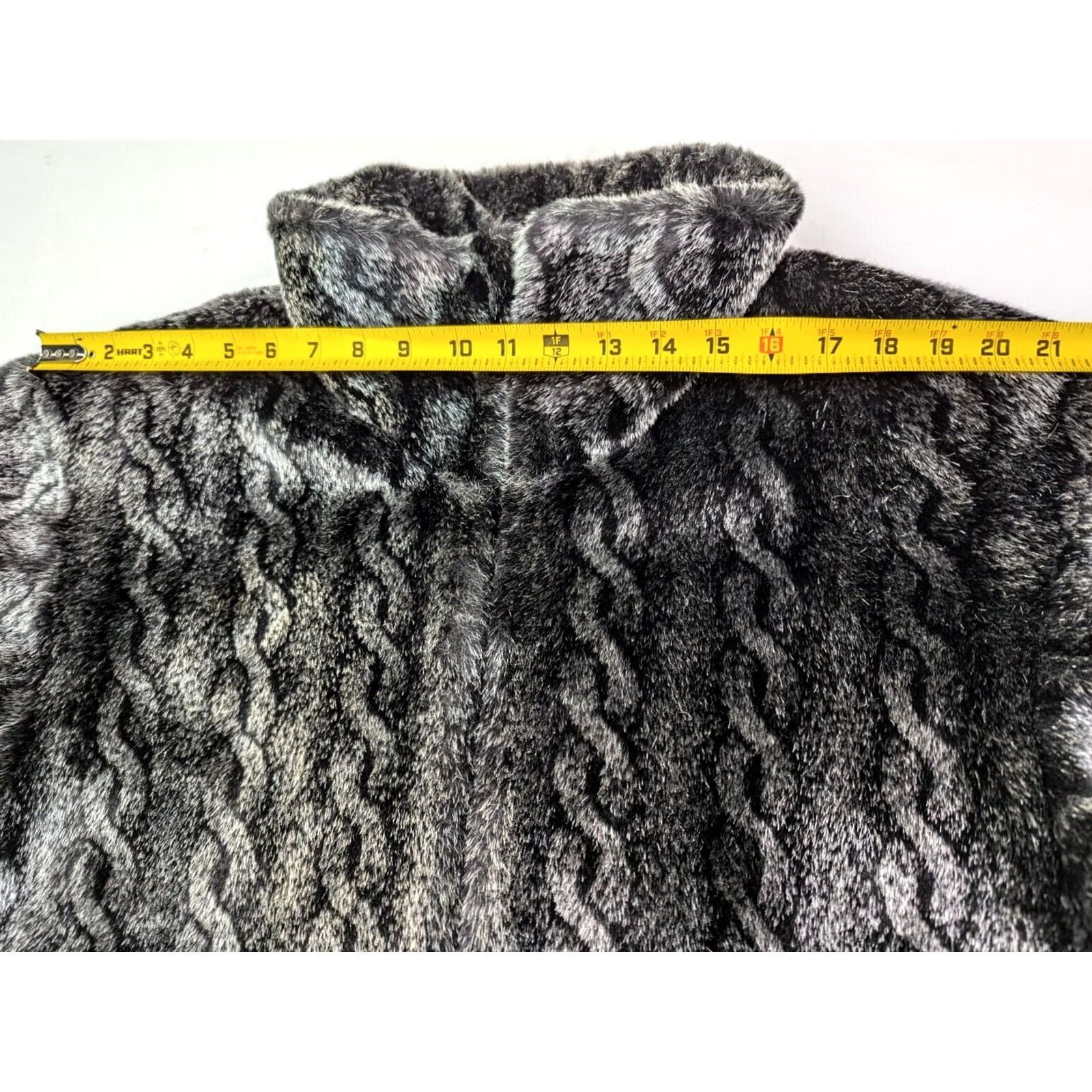 Vintage VINTAGE Olympia Black Faux Fur Insulated Coat Womens M USA Made Overcoat Indoor Outdoor Casual Formal Party/Cocktail Jacket/Coat Medium M Size M / US 6-8 / IT 42-44 - 6 Thumbnail
