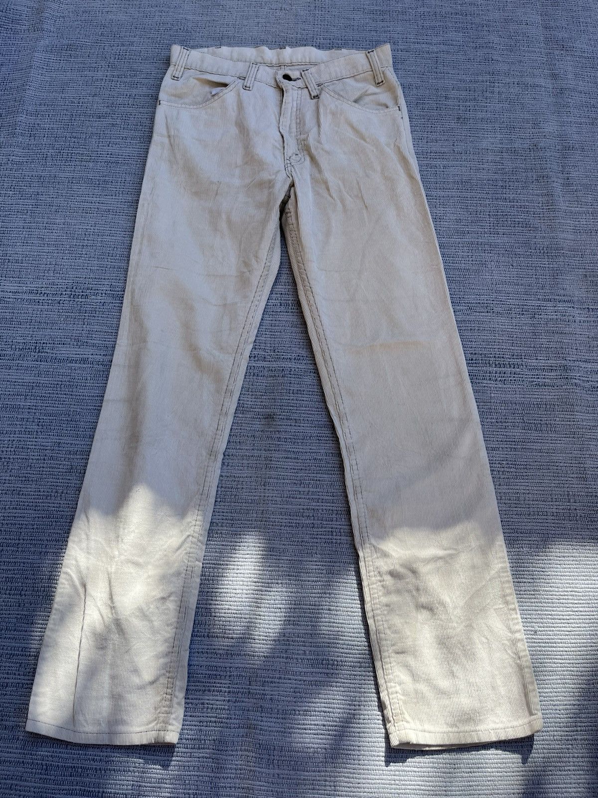 Levi's × Vintage 80s Levi’s 519 1555 Whitetab Straight Leg Corduroy Size US 30 / EU 46 - 1 Thumbnail