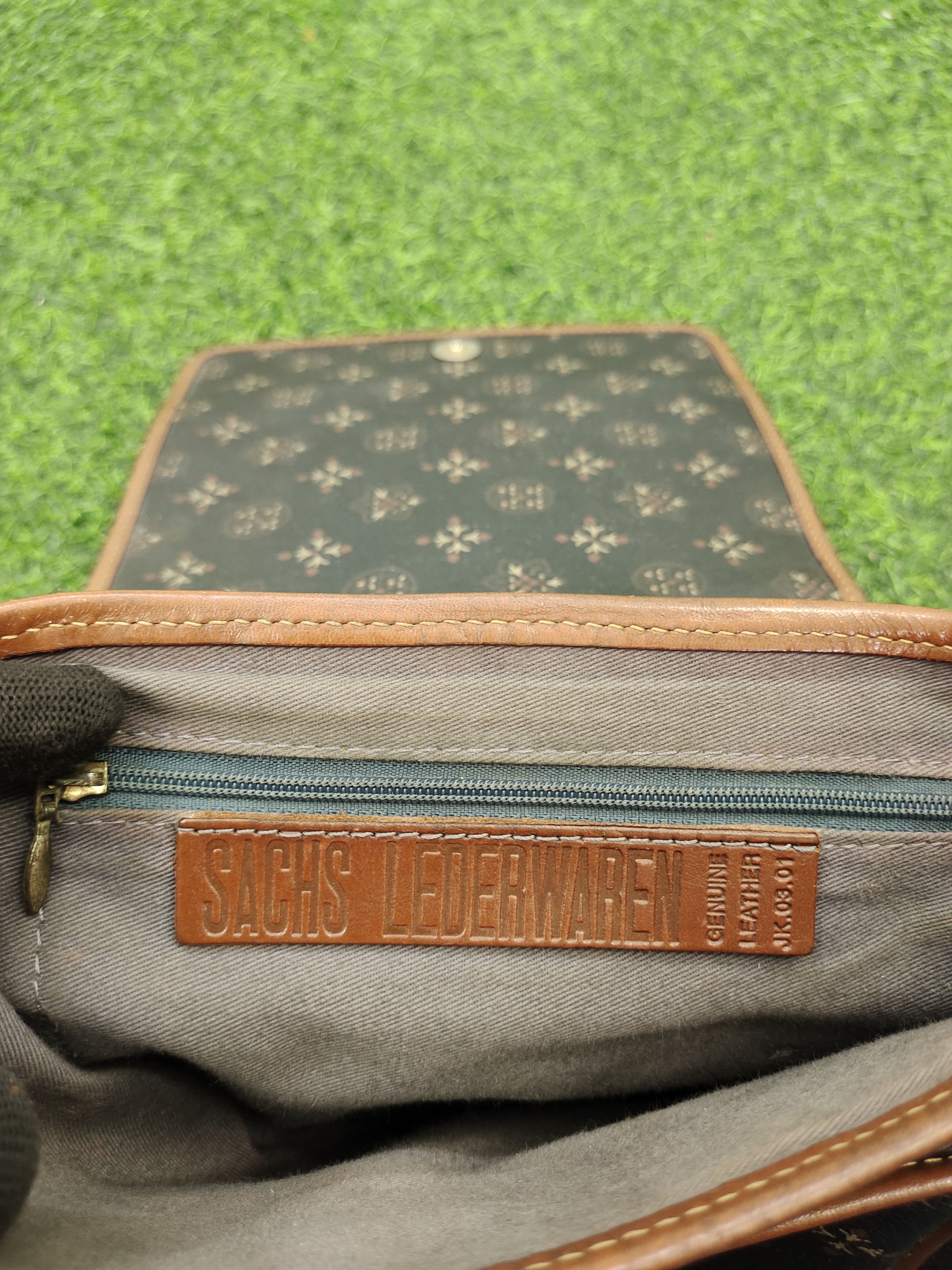 Vintage Vintage Sachs Lederwaren Japan Patina Leather Crossbody Bag Size ONE SIZE - 10 Thumbnail