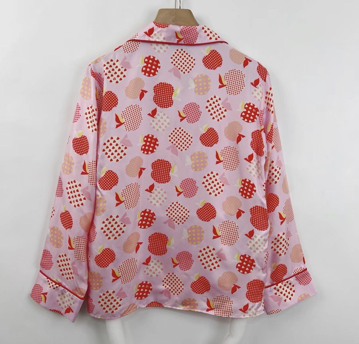 Gucci Gucci/Pink Heart Apple All-Over Print Long Sleeve Shirt K12 Size XS / US 0-2 / IT 36-38 - 2 Thumbnail