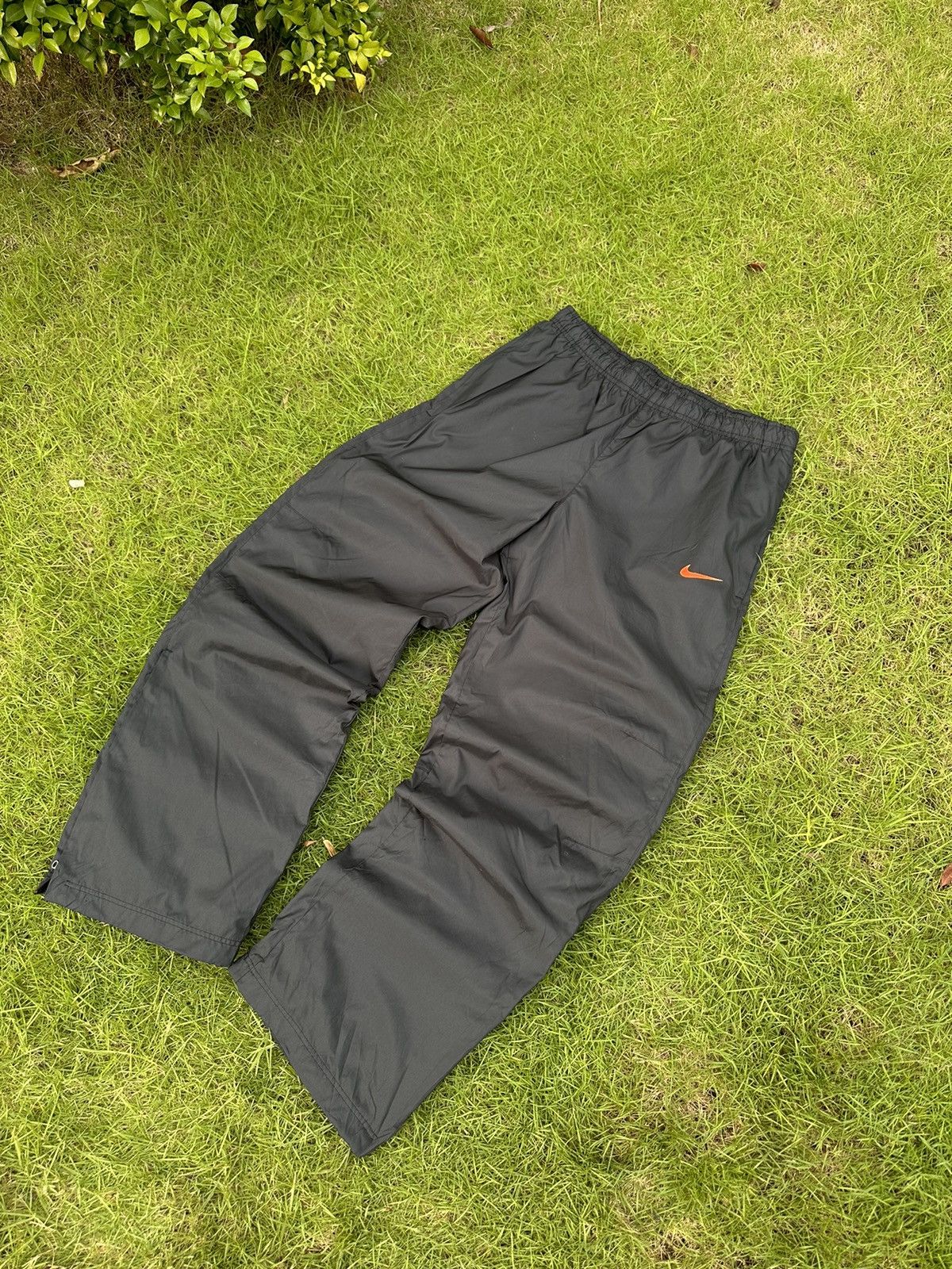 Nike × Vintage NIKE VINTAGE BASIC LOGO STREETWEAR SWEATPANTS Size US 32 / EU 48 - 1 Thumbnail