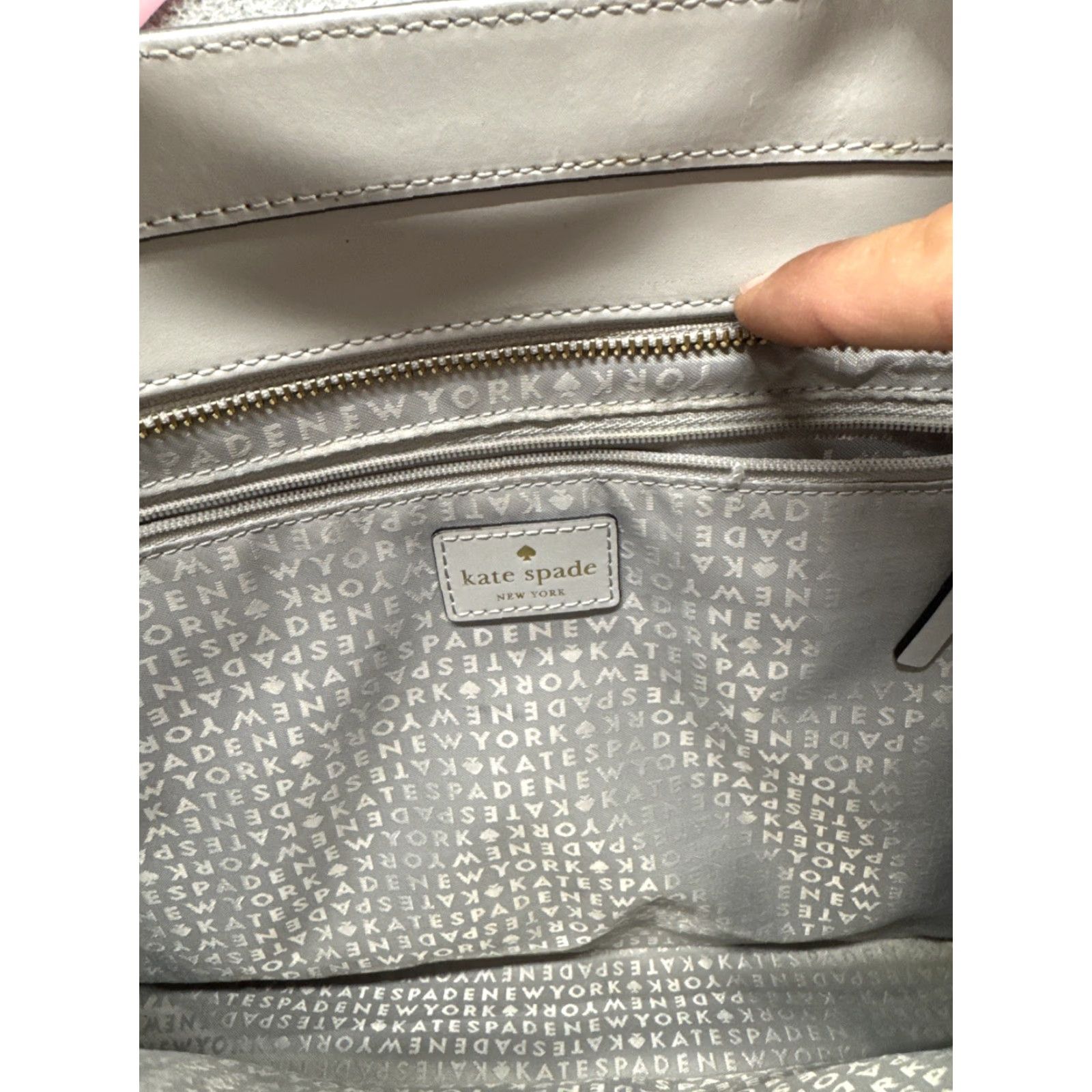 Vintage VINTAGE Kate Spade New York Tote Women Medium Leather 2 Tone Black Gray Purse Bag Charm Read Size ONE SIZE - 3 Thumbnail