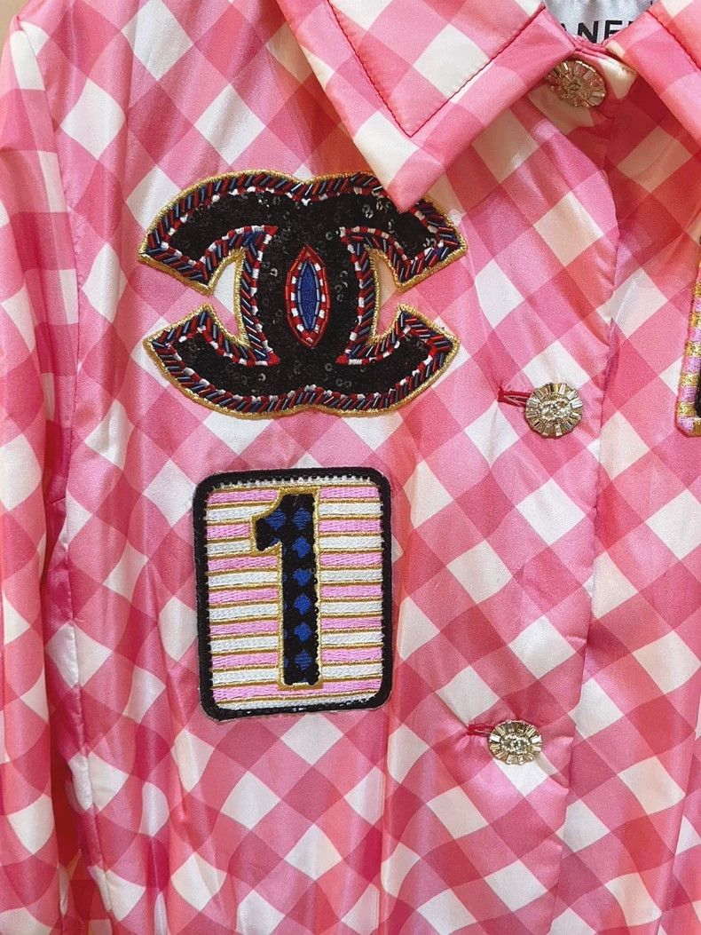 Chanel Chanel 23C pink and white plaid logo waist jacket Size S / US 4 / IT 40 - 5 Thumbnail