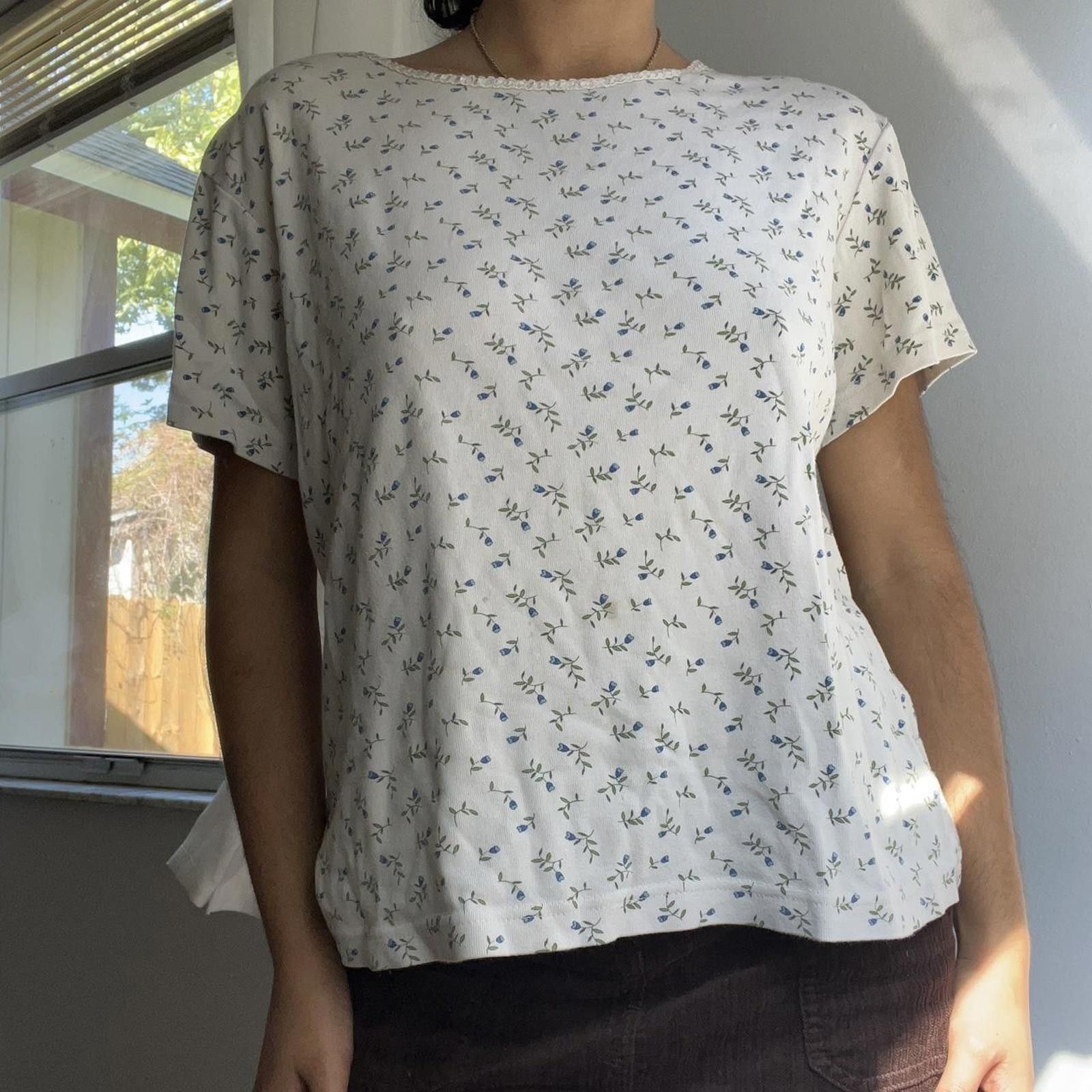 Other Women's White and Cream Blous Size S / US 4 / IT 40 - 1 Thumbnail