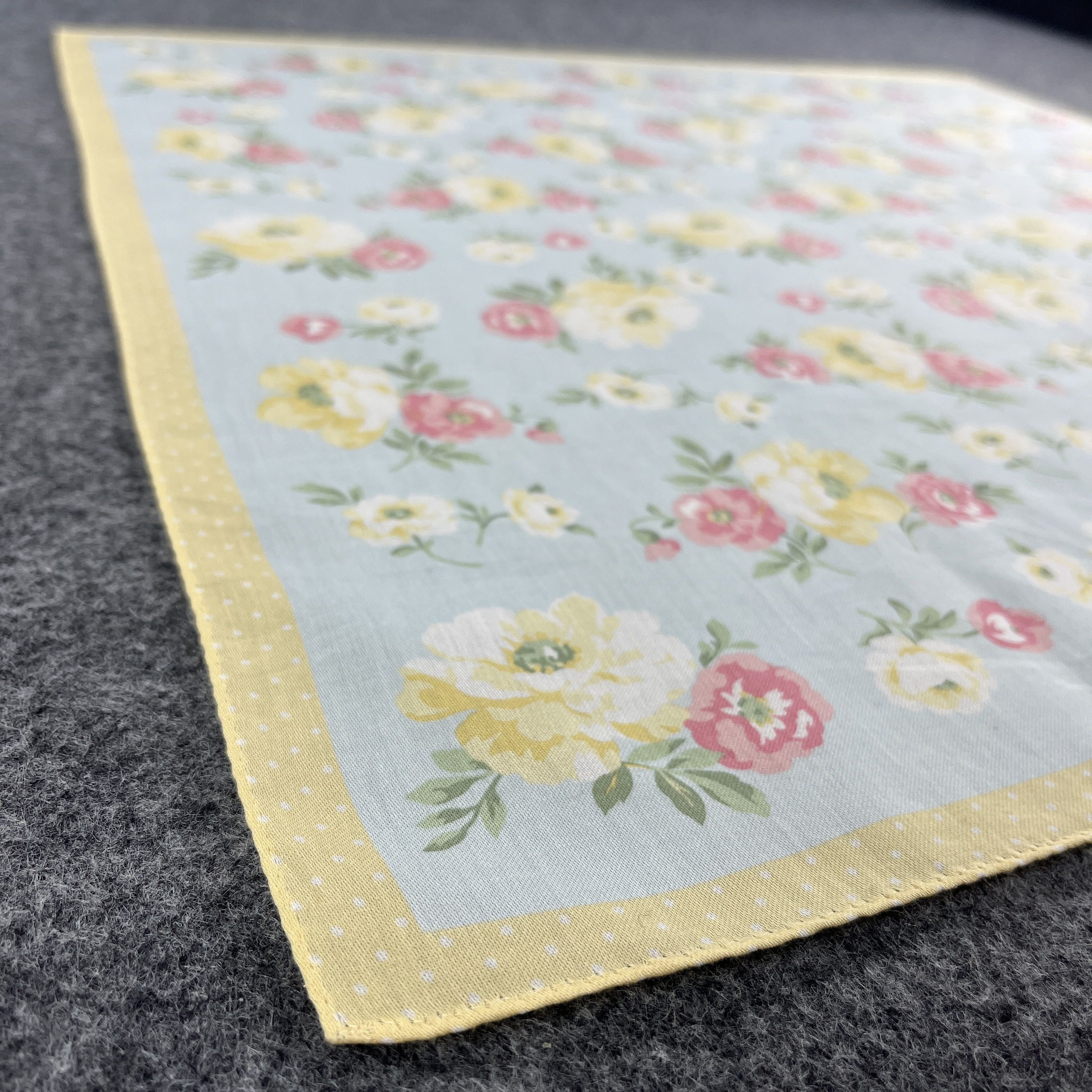 Laura Ashley Laura Ashley Handkerchief / Bandana / Neckerchief B048 Size ONE SIZE - 8 Thumbnail