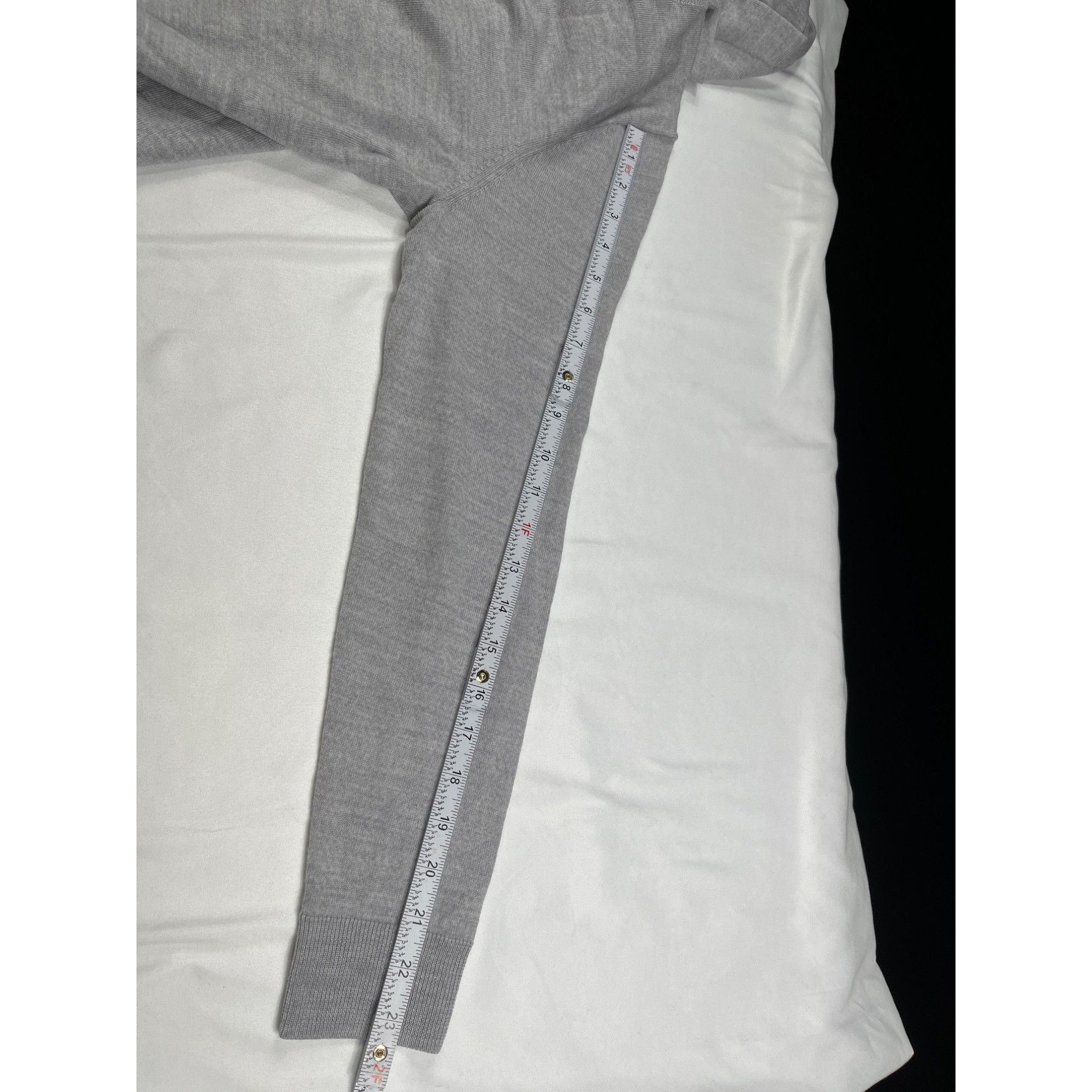 Lord & Taylor Lord & Taylor SKU 7700 Womens Gray Crew Neck Sweater Size L Size L / US 10 / IT 46 - 5 Thumbnail