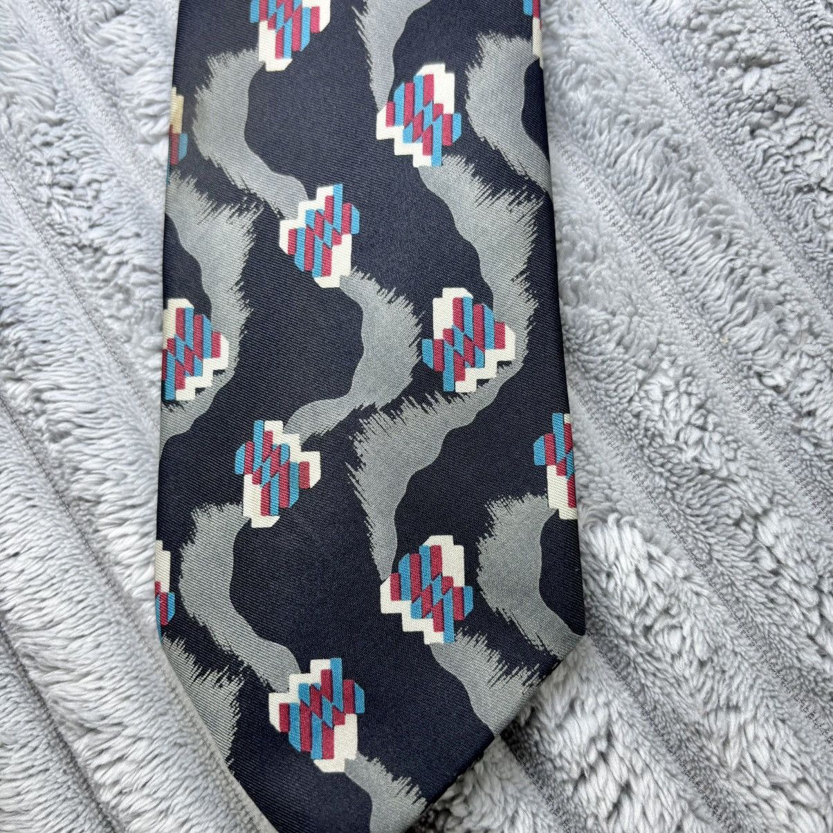 Giorgio Armani Giorgio Armani, 56in 100% pure silk Italy Aztec style print Size 46 - 9 Thumbnail