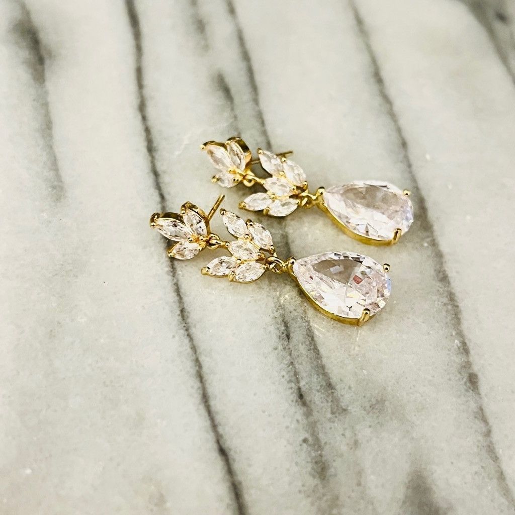 Vintage Vintage Clear Crystal Dangle Earrings Drop Style Teardrop Size ONE SIZE - 5 Thumbnail