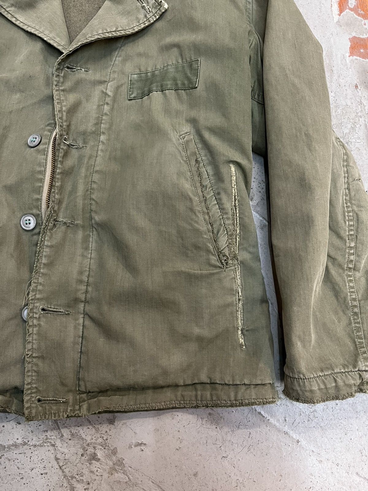 Vintage Perfect sun faded and Distressed 40s US NAVY N4 jacket Size US L / EU 52-54 / 3 - 12 Thumbnail