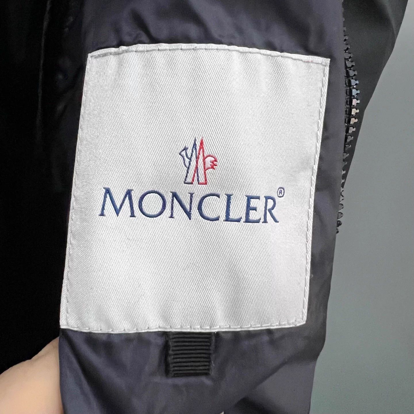 Moncler Moncler black hooded jacket Size 0 Mint no acc Size XS / US 0-2 / IT 36-38 - 3 Thumbnail