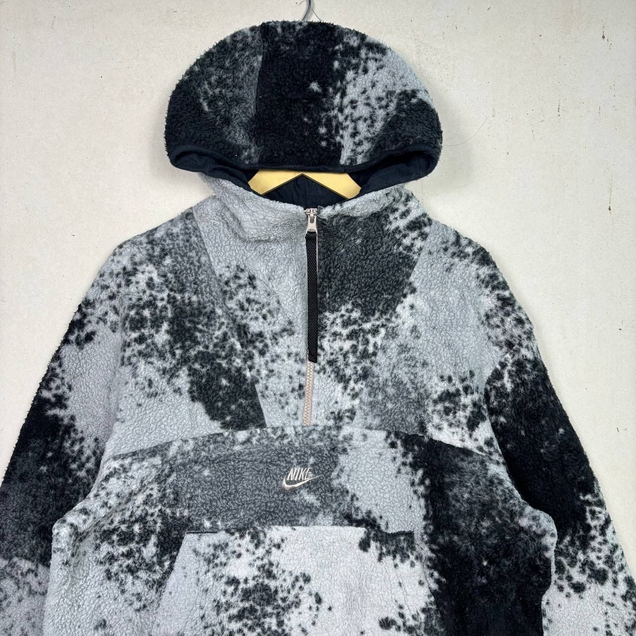 Nike Nike Sherpa Fleece Tie Dye Hooded Jacket M DD5010-010 Size US L / EU 52-54 / 3 - 3 Thumbnail