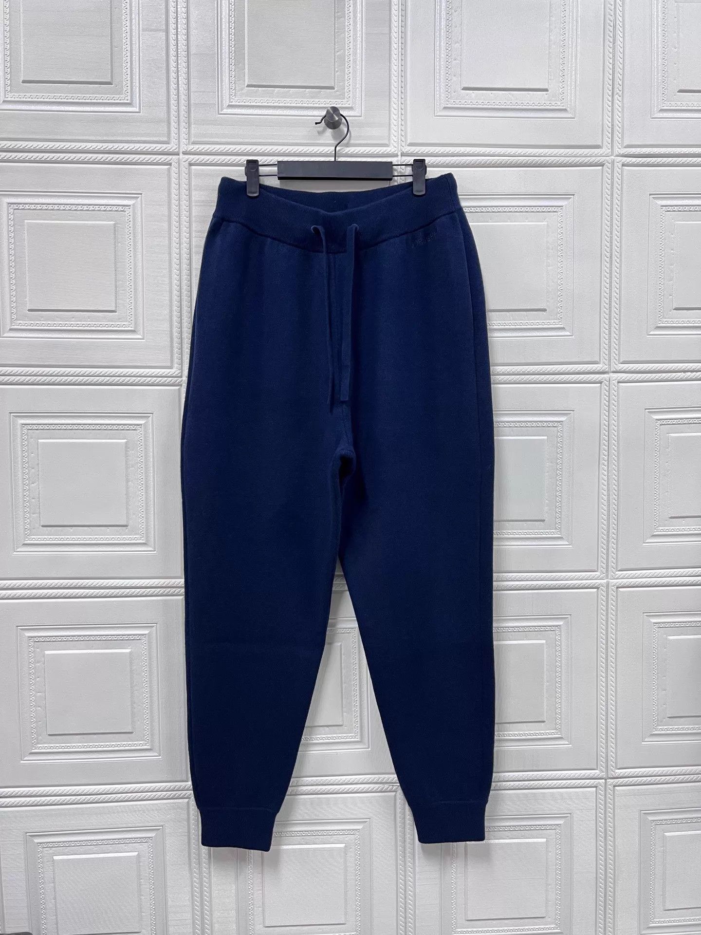 Burberry Burberry solid small logo drawstring knit cuff track pants M Size US 32 / EU 48 - 1 Thumbnail