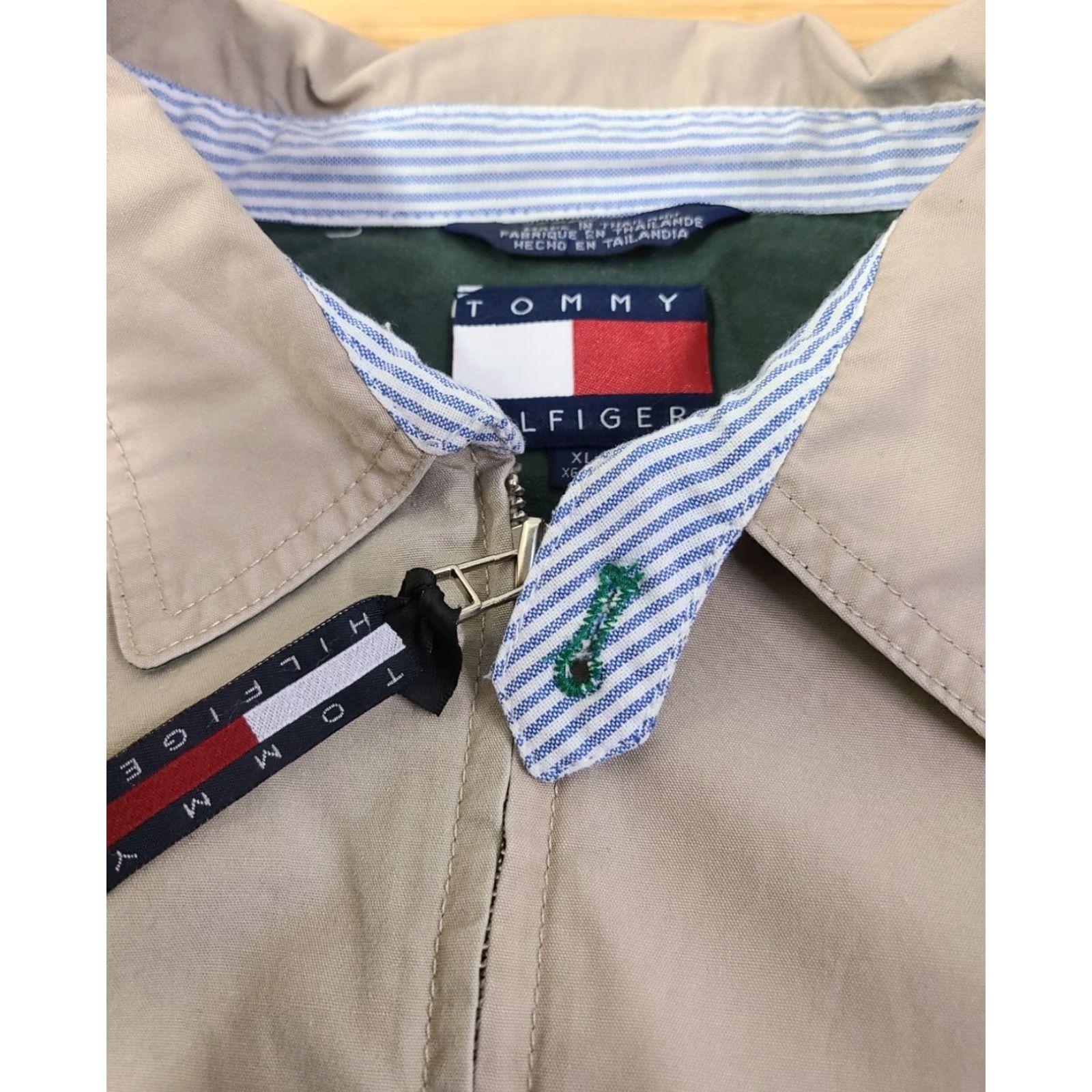 Tommy Hilfiger VINTAGE Tommy Hilfiger Logo Flag Jacket XL Boys? No, Men. Size US XL / EU 56 / 4 - 5 Thumbnail
