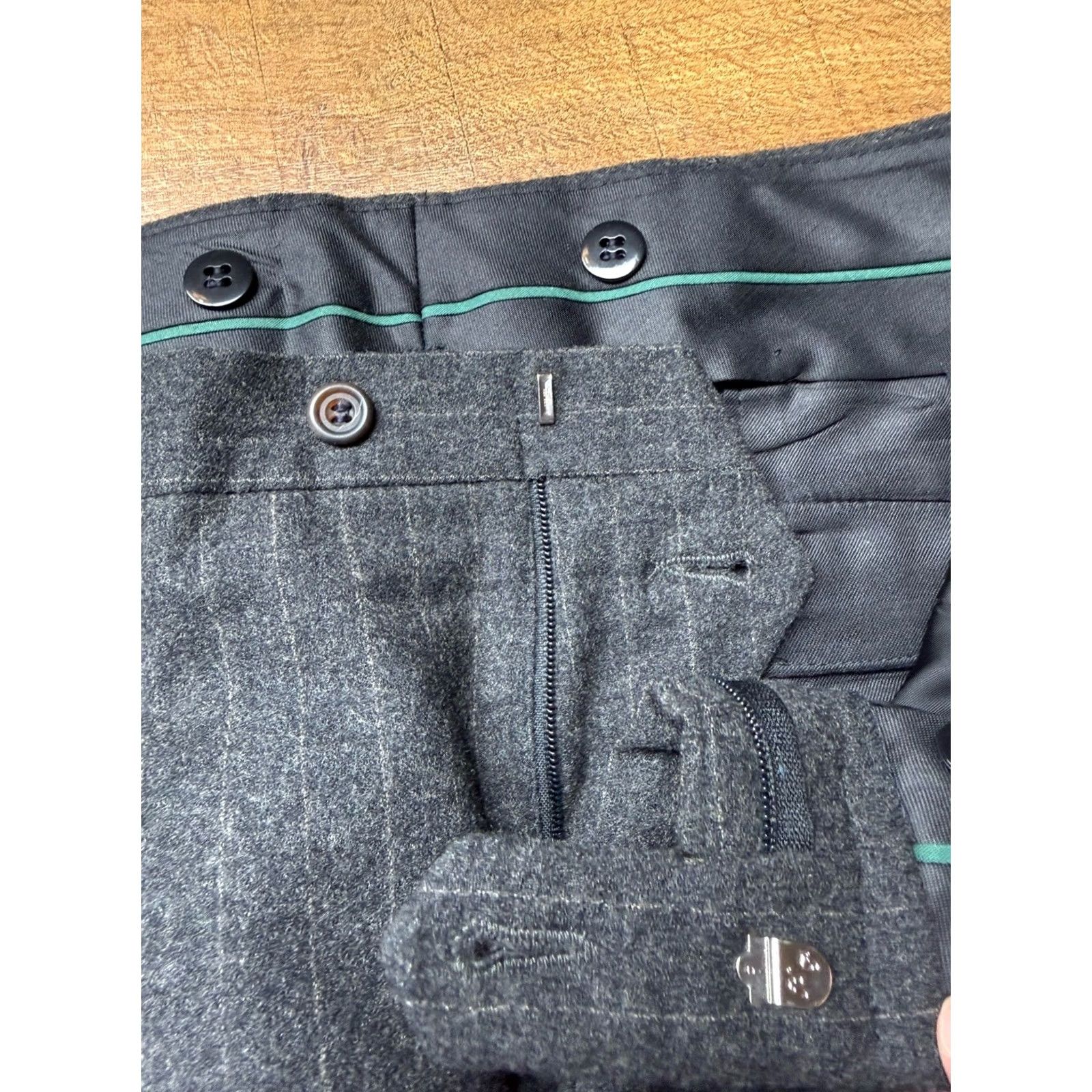 Saks Fifth Avenue Vintage Saks Fifth Avenue 2pc Wool Suit Gray Blazer, Pants Men 46R 37X28.5 Size 46R - 7 Thumbnail