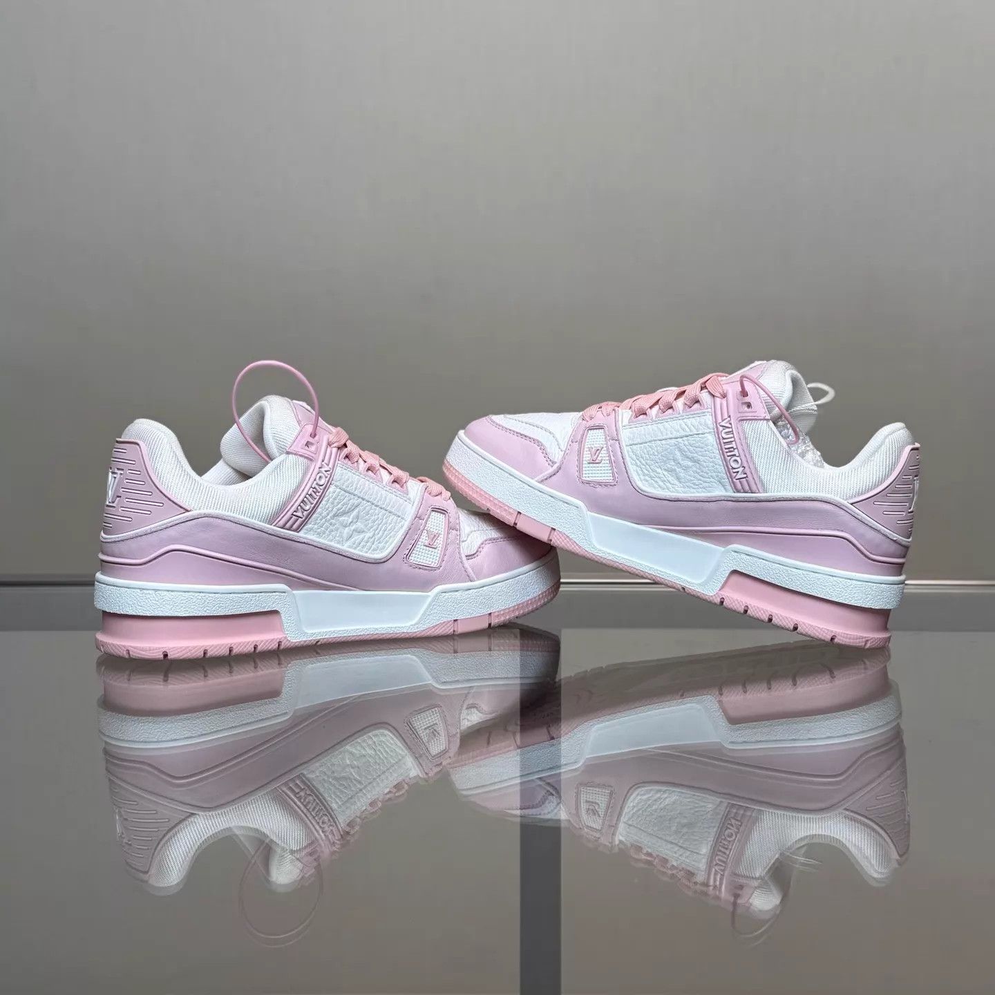 Louis Vuitton LV Trainer 25 women's New Pink/White 36.5 Mint Size US 6 / IT 36 - 6 Thumbnail