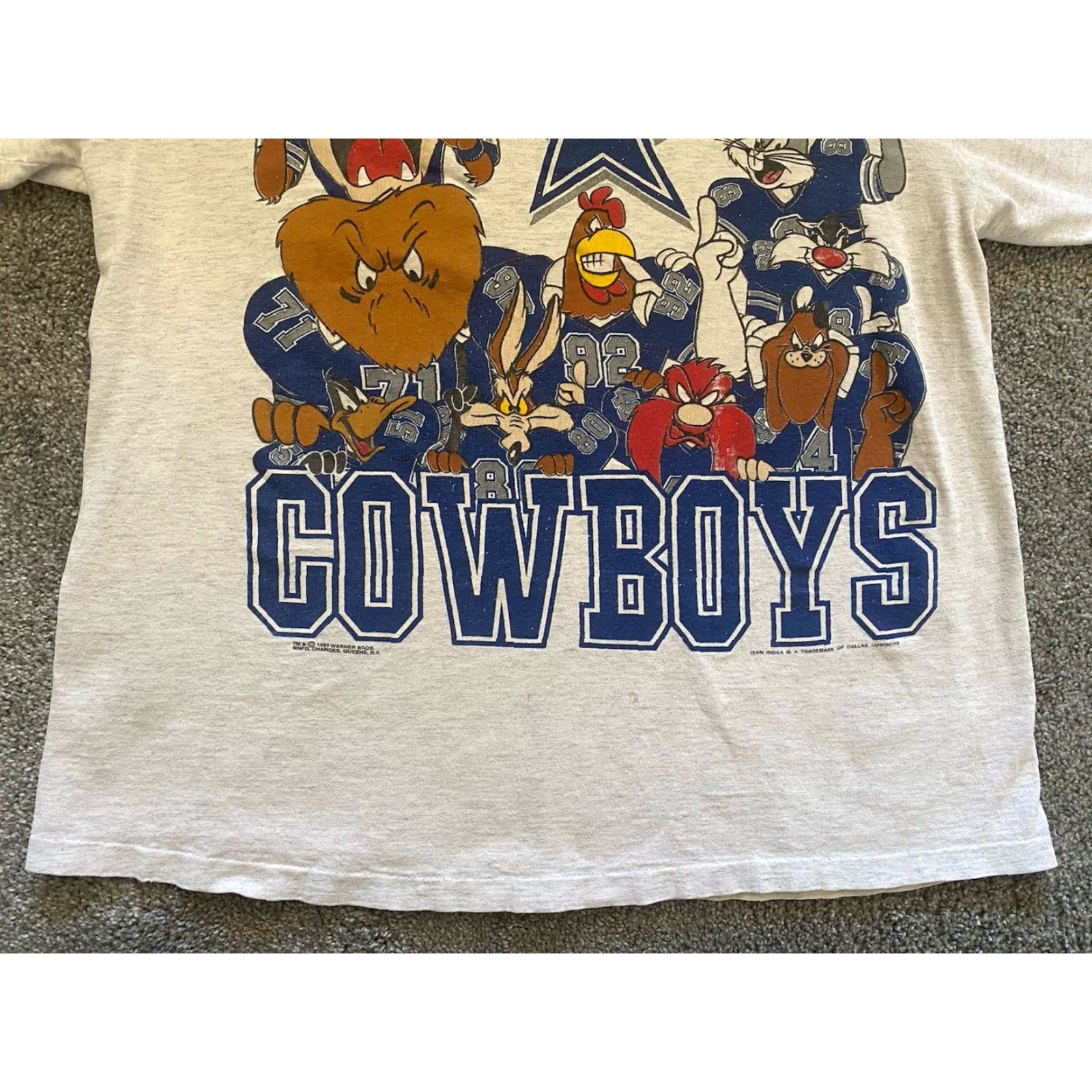 Changes VINTAGE 1993 Changes T Shirt Dallas Cowboys Looney Tunes Men L Single Stitch Gray Short Sleeve Bugs Bunny Sylvester Taz 90s Cartoon Sports NFL Size US L / EU 52-54 / 3 - 6 Thumbnail