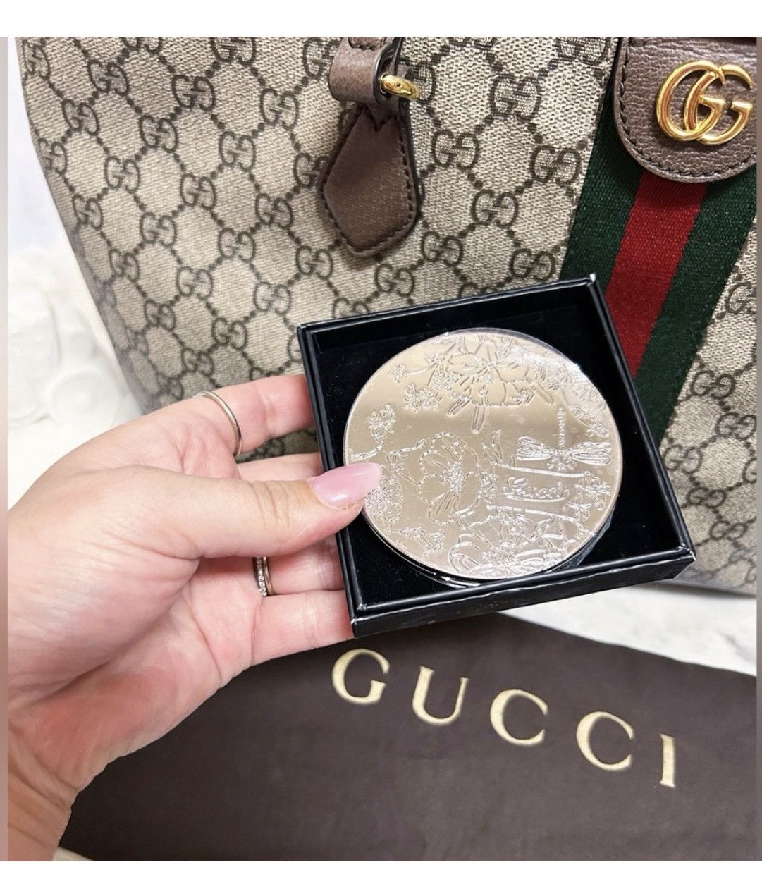Gucci Authentic Gucci Floral Silver Toned Hand Bag Mirror Size ONE SIZE - 4 Thumbnail