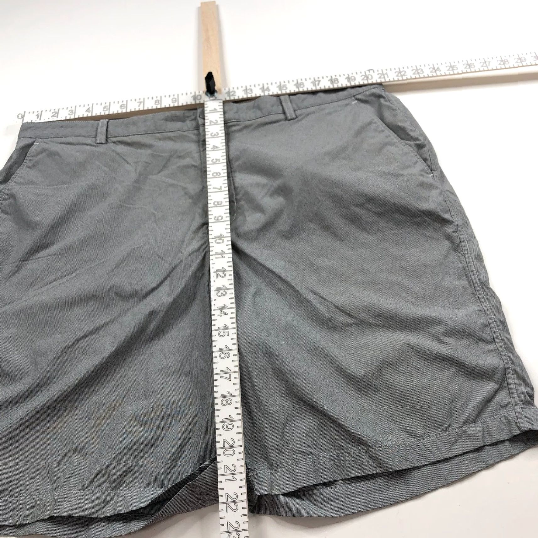 Footjoy FootJoy 42 (Fit 42W) Golf Chino 10" Shorts Blue Gray Look Casual Men Regular Inseam 10" Belt Loops Zip Front Flat Front Stretch 90s American VINTAGE? Size US 42 / EU 58 - 2 Thumbnail