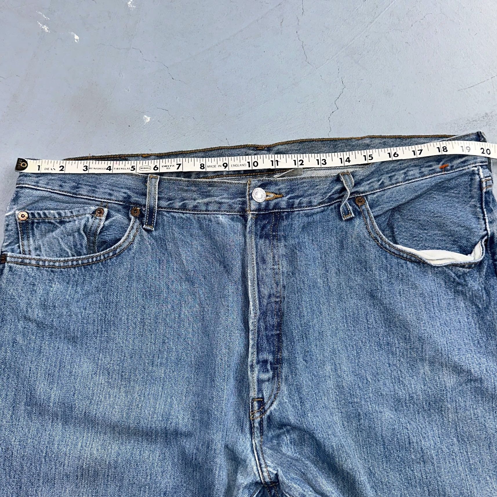 Levi's VINTAGE Levi's 501 Jeans Straight Denim Blue Light Wash 40x34 40x32 Men Regular 90s 5-Pocket Design Jeans Jeans Size US 40 / EU 56 - 7 Thumbnail