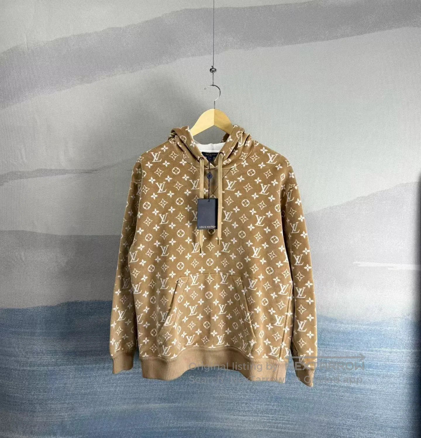 Louis Vuitton louis vuitton khaki print velour sweatshirt. Size XS / US 0-2 / IT 36-38 - 1 Thumbnail