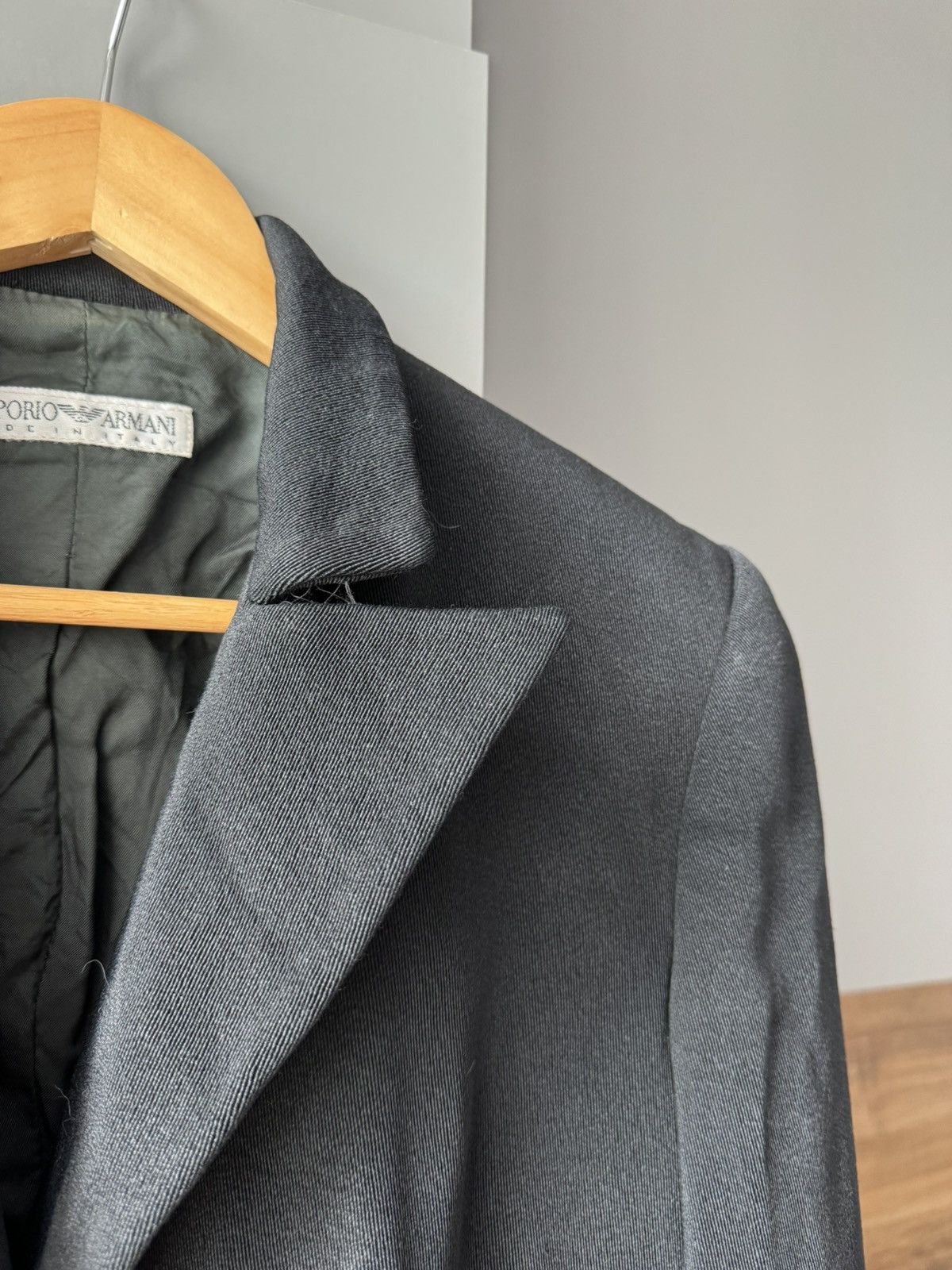 Giorgio Armani Asymmetric Button Stand Collar wool Crepe Peplum Blazer Size M / US 6-8 / IT 42-44 - 4 Thumbnail