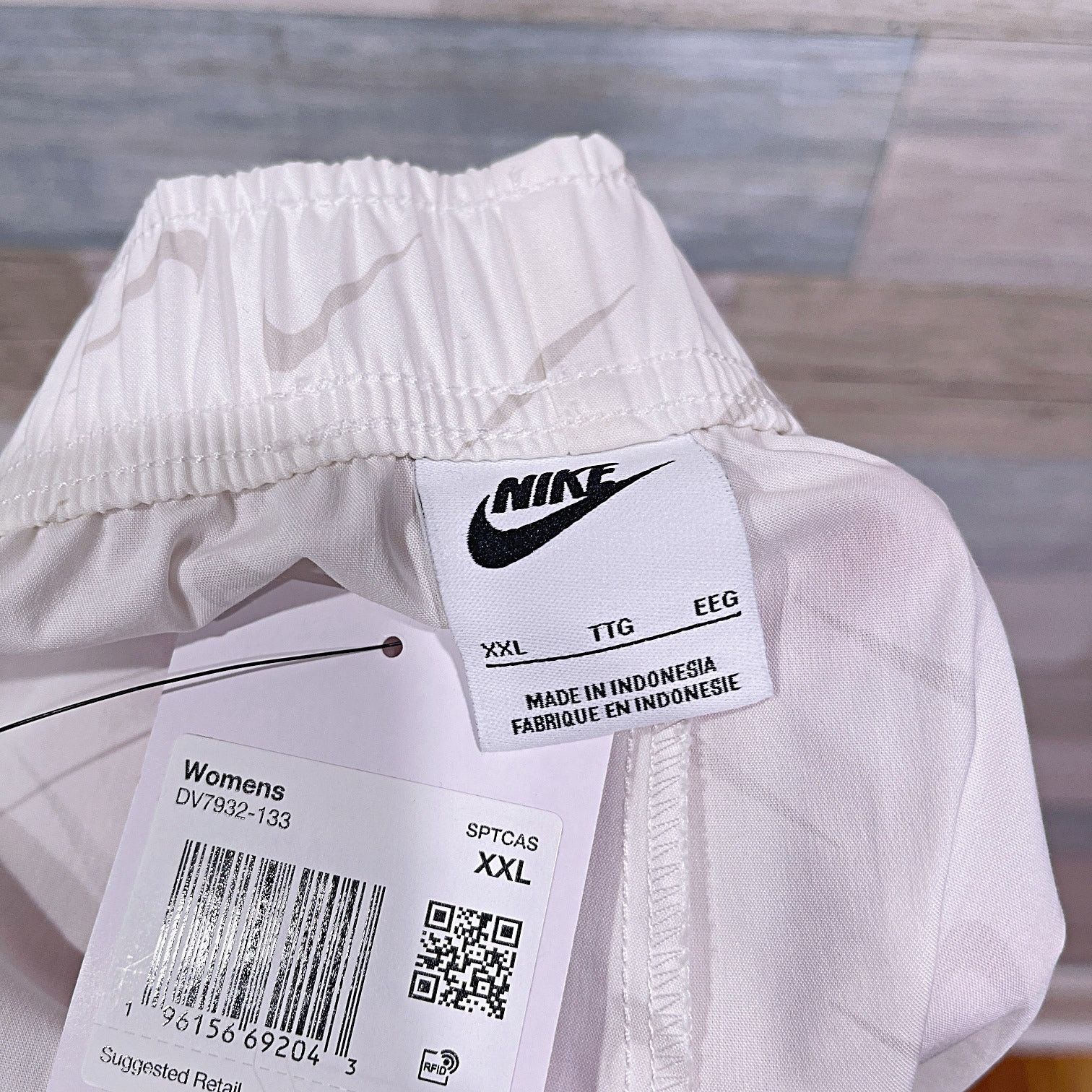 Nike Nike Everyday Modern High-Waisted Logo Short Beige Women XXL Size 40" / US 18 - 5 Thumbnail
