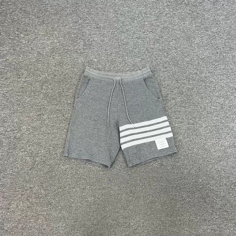Thom Browne Thom Browne size1 Casual shorts Size US 28 / EU 44 - 1 Thumbnail