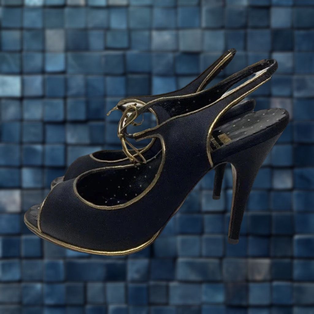 Moschino VINTAGE Moschino Women’s Pump Heels Black/Gold Made In Italy Size 7 Women’s Shoe Style Pump United Gold Black Size US 7 / IT 37 - 1 Thumbnail